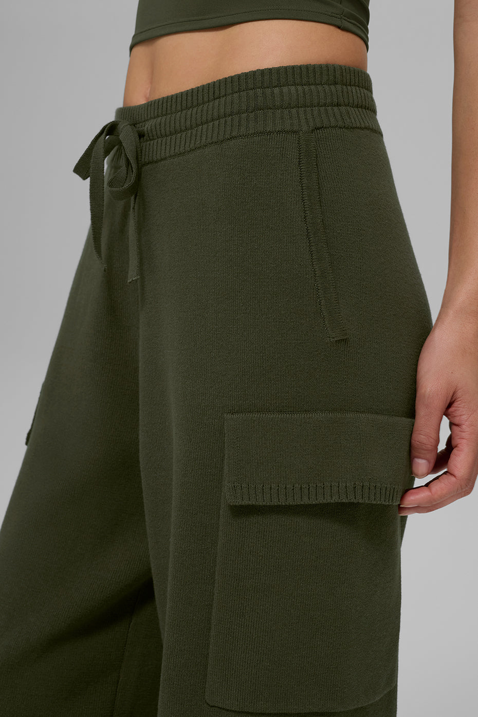 Alo Yoga Scholar Knit High-Waist Cargo Pant - Green Olive