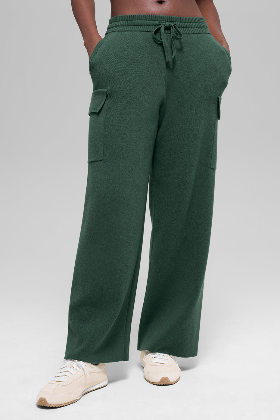 Alo Yoga Scholar Knit High-Waist Cargo Pant - Clover Green