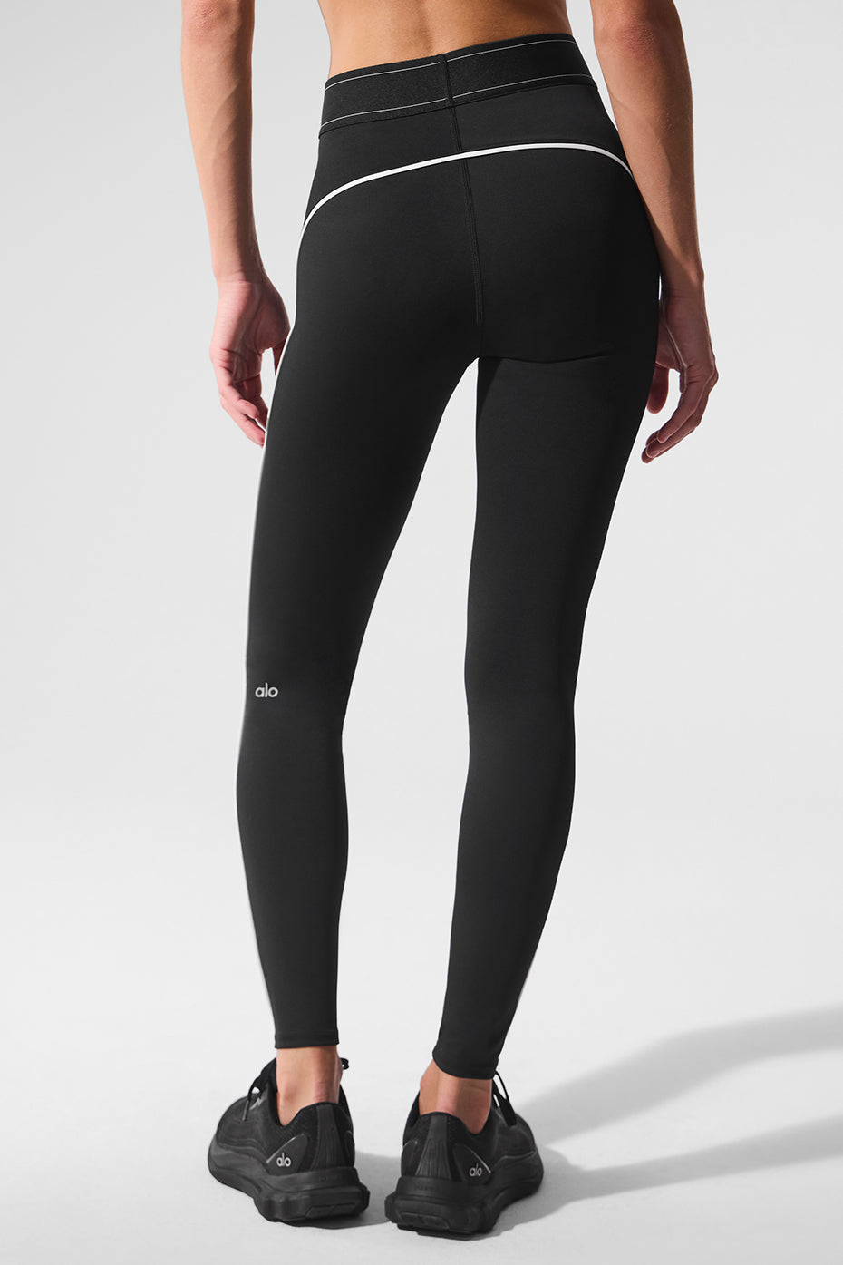 Alo Yoga Airlift High-Waist Suit Up Legging - Black/White
