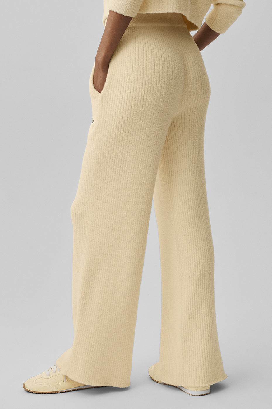 Alo Yoga Snuggle Up Sweater High-Waist Wide Leg Pant - Candlelight Yellow