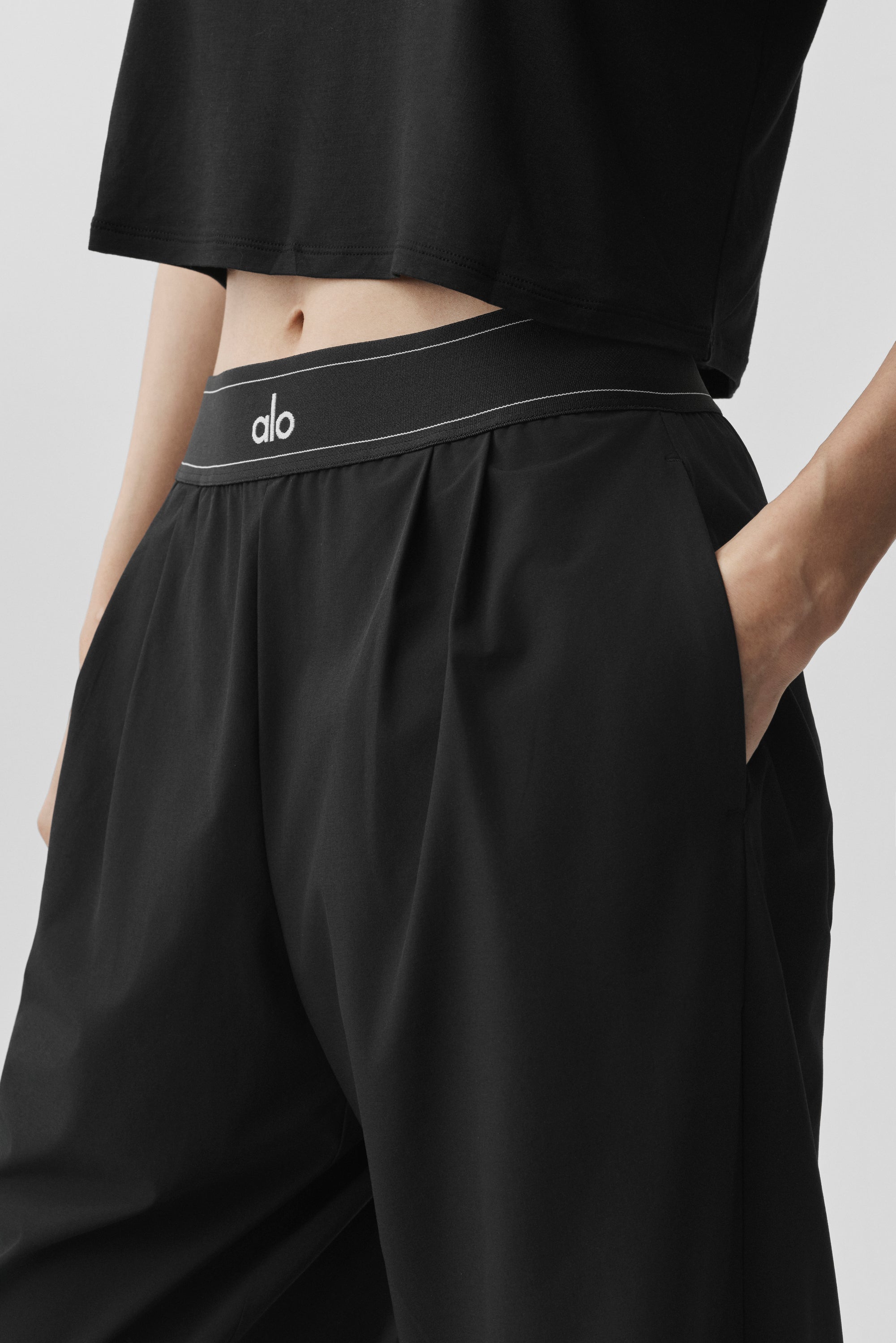 Alo Yoga Suit Up Trouser (Regular) - Black