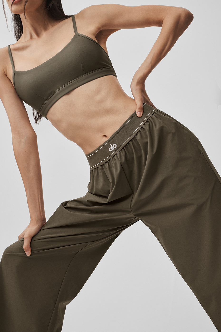Alo Yoga Suit Up Trouser (Regular) - Olive Tree