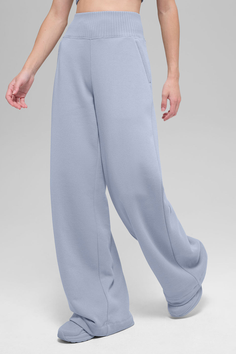 Alo Yoga Serenity Wide Leg Sweatpant - Winter Frost