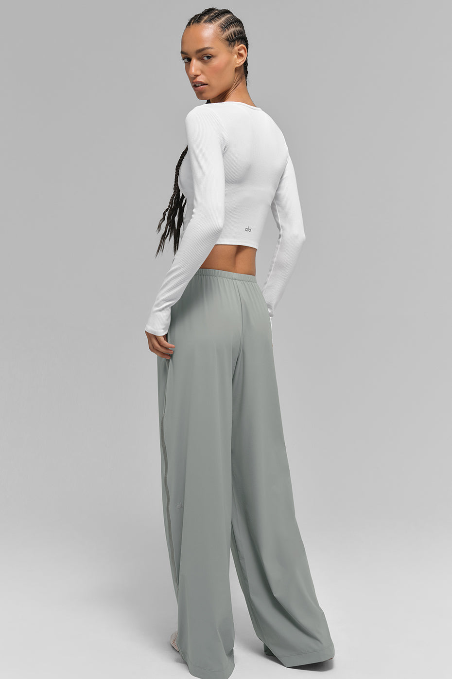 Alo Yoga Breezy Wide Leg Pant (Long) - Lunar Grey