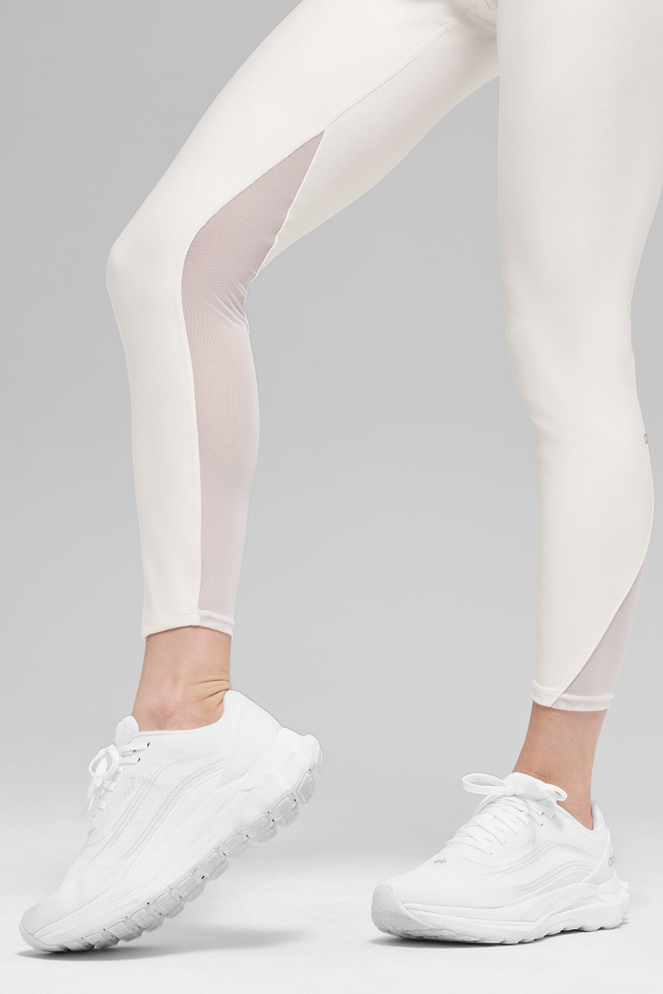 Alo Yoga Airlift High-Waist 7/8 Rebel Legging - Ivory
