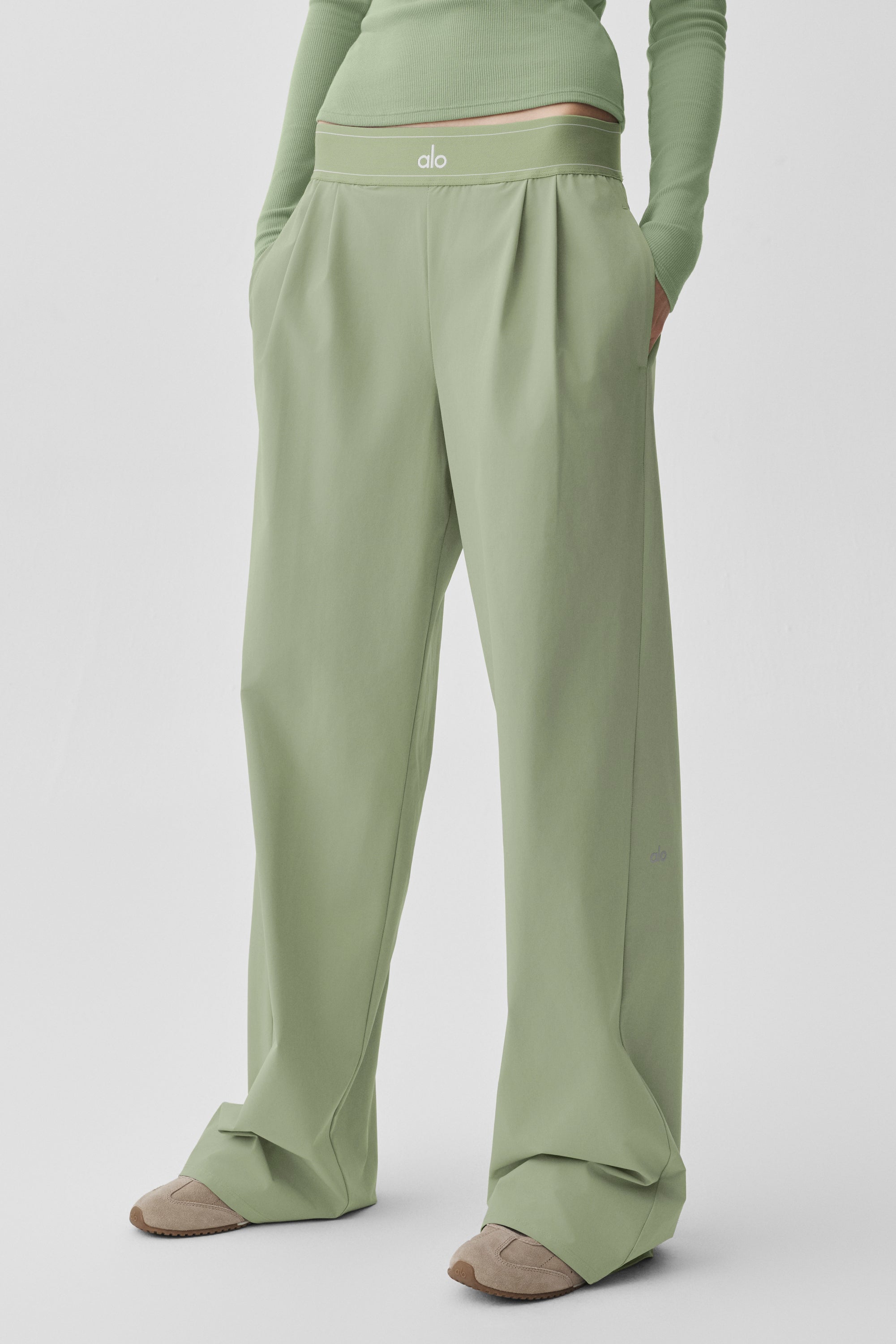Alo Yoga Suit Up Trouser (Long) - Dune Grass