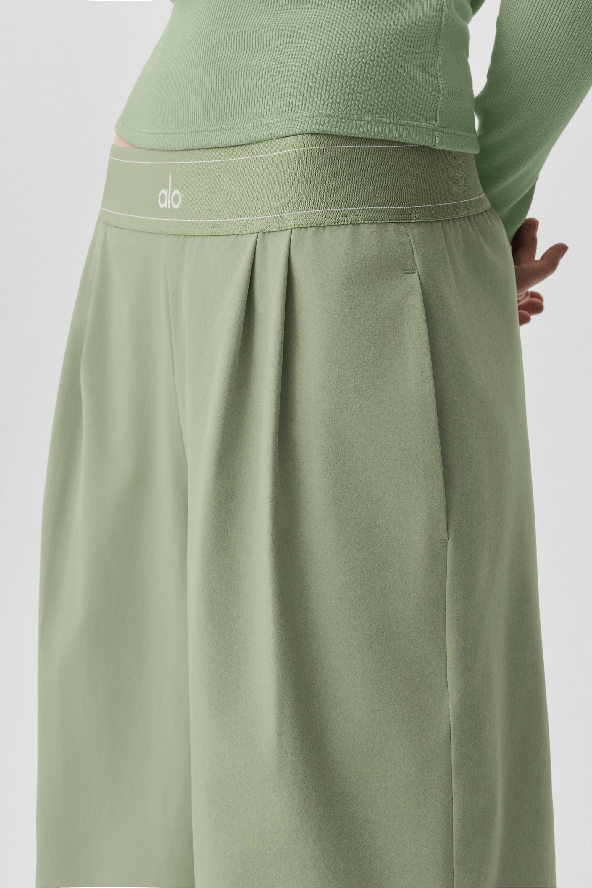 Alo Yoga Suit Up Trouser (Long) - Dune Grass