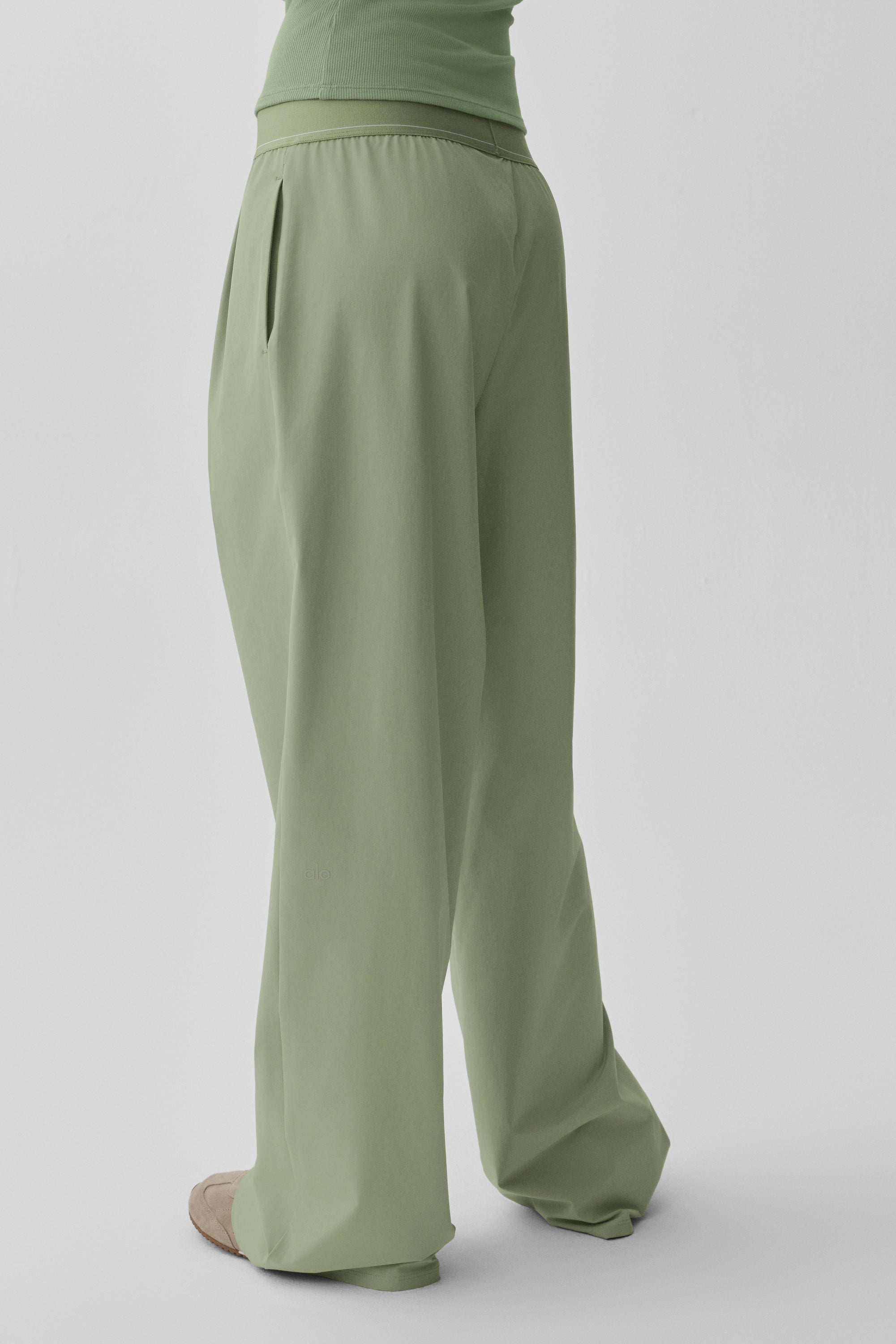Alo Yoga Suit Up Trouser (Long) - Dune Grass