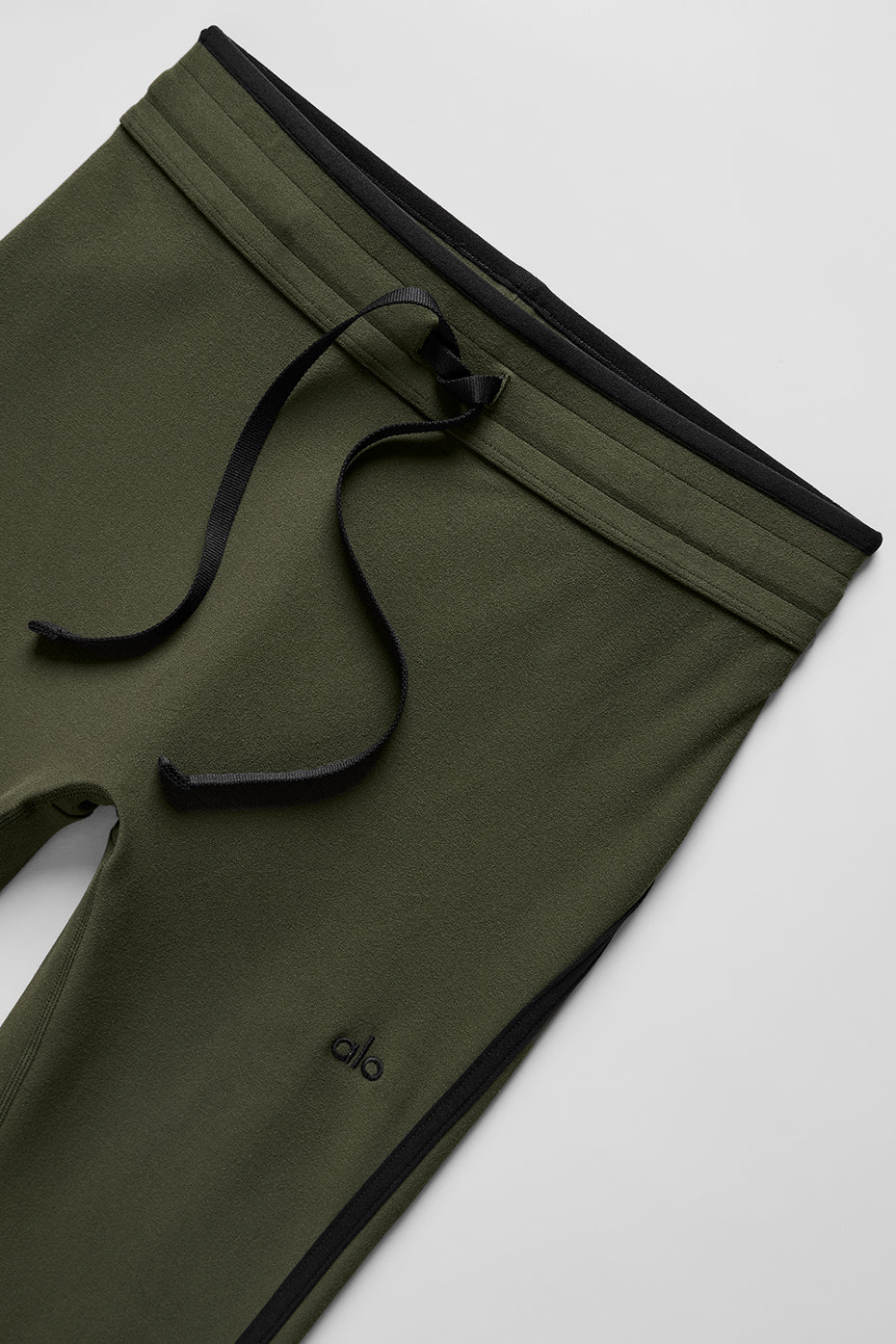 Alo Yoga Airbrush High-Waist Race Pace Capri - Green Olive/Black