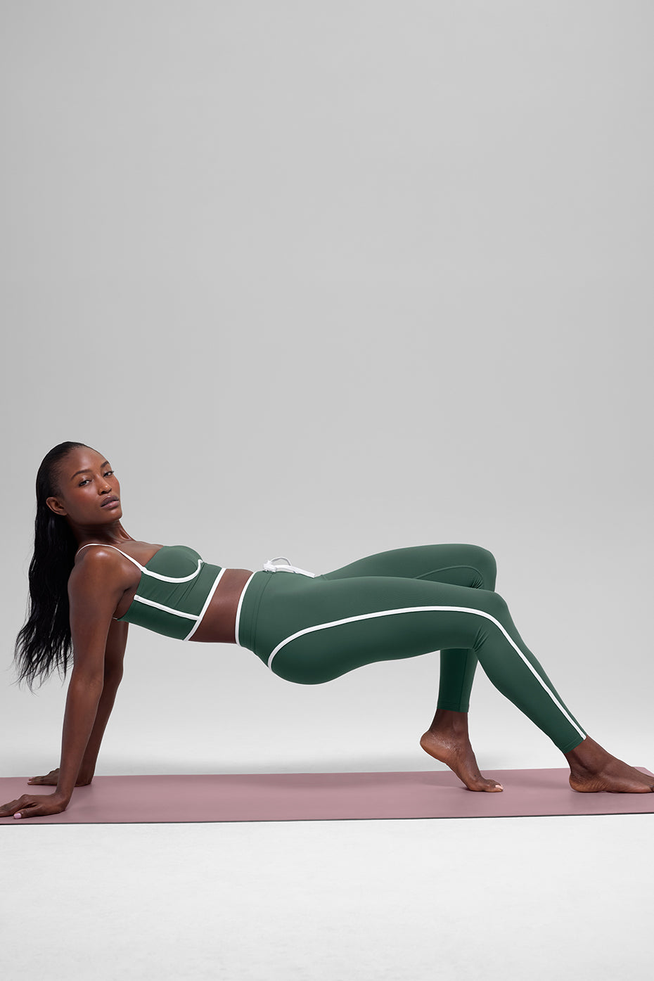 Alo Yoga Airbrush High-Waist Race Pace 7/8 Legging - Clover Green/White