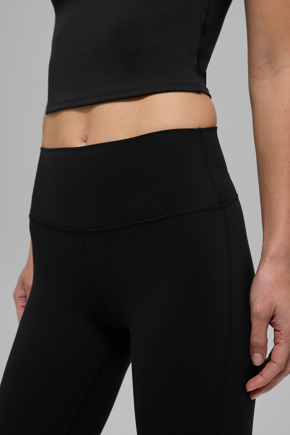 Alo Yoga ALO Softsculpt High-Waist Bootcut Legging (Short) - Black