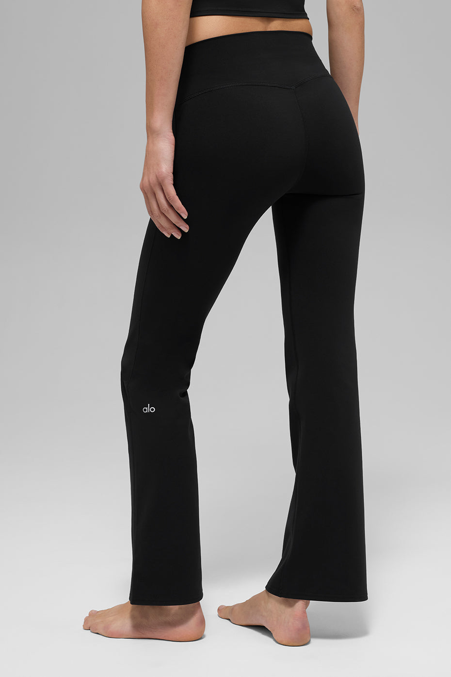 Alo Yoga ALO Softsculpt High-Waist Bootcut Legging (Short) - Black