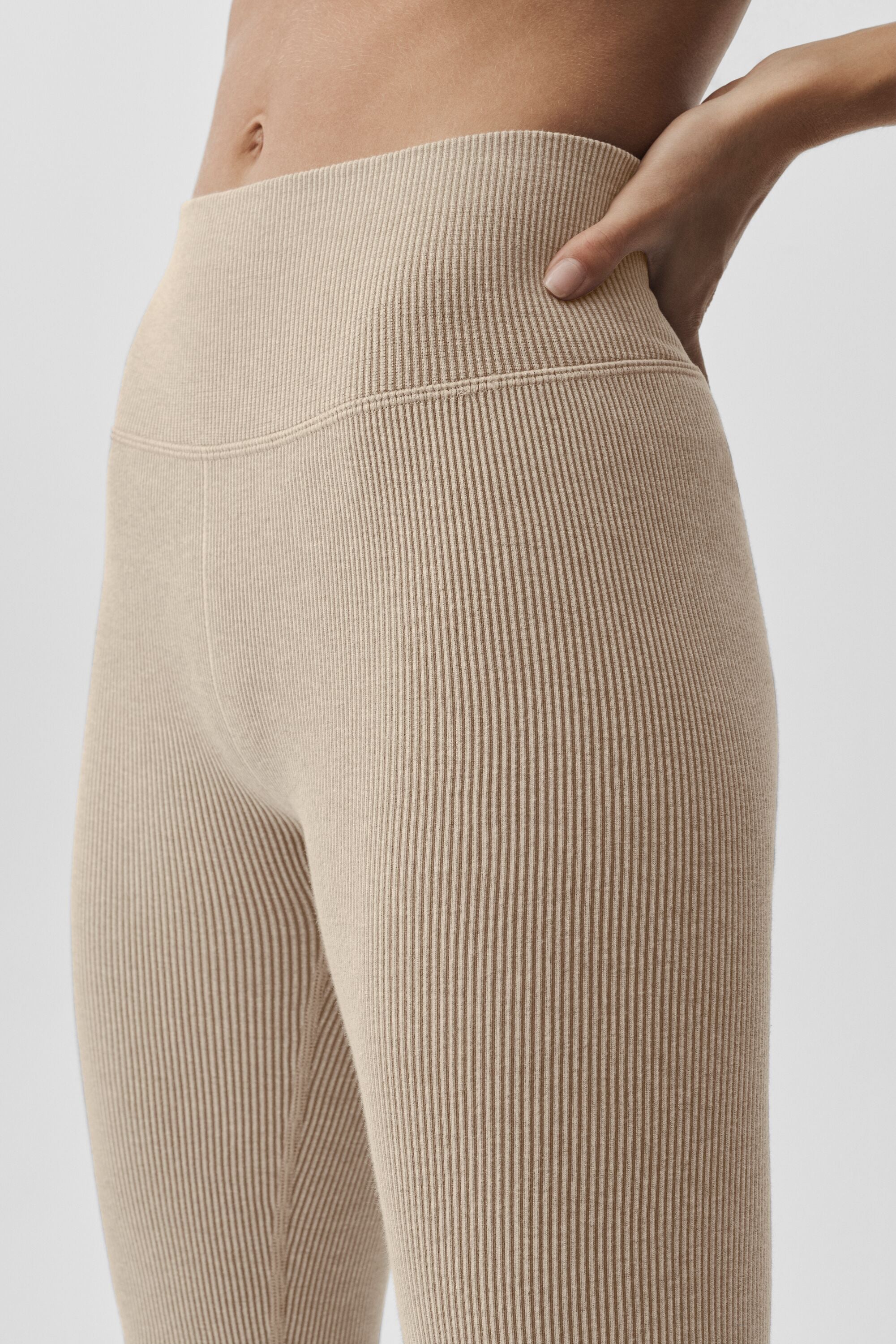 Alo Yoga Seamless High-Waist Two Tone Rib Legging - Gravel Heather