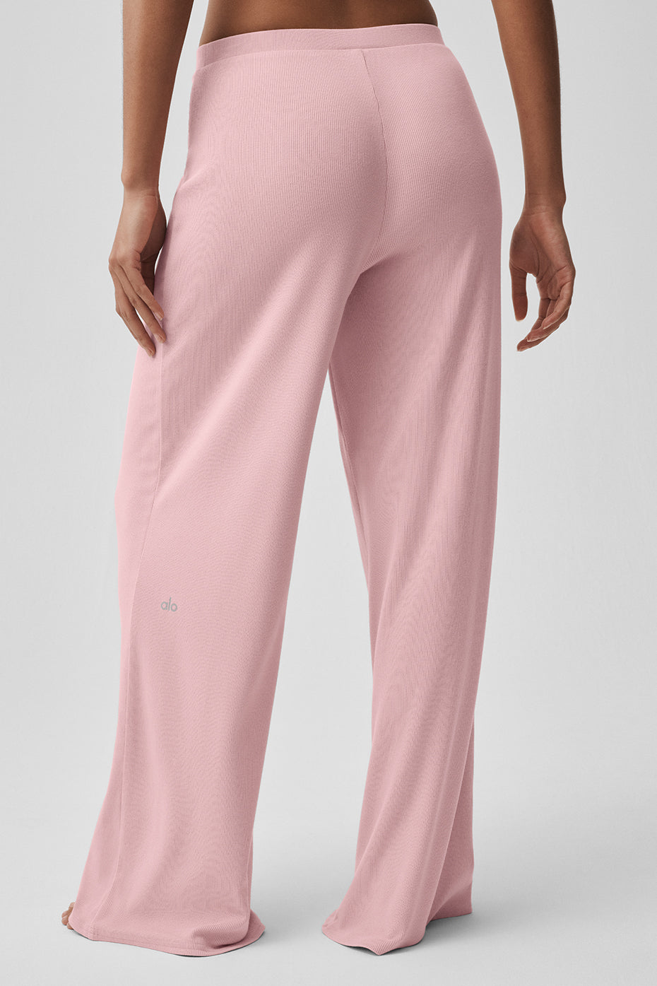 Alo Yoga Mid-Rise Dreamlight Straight Pant - Vintage Pink