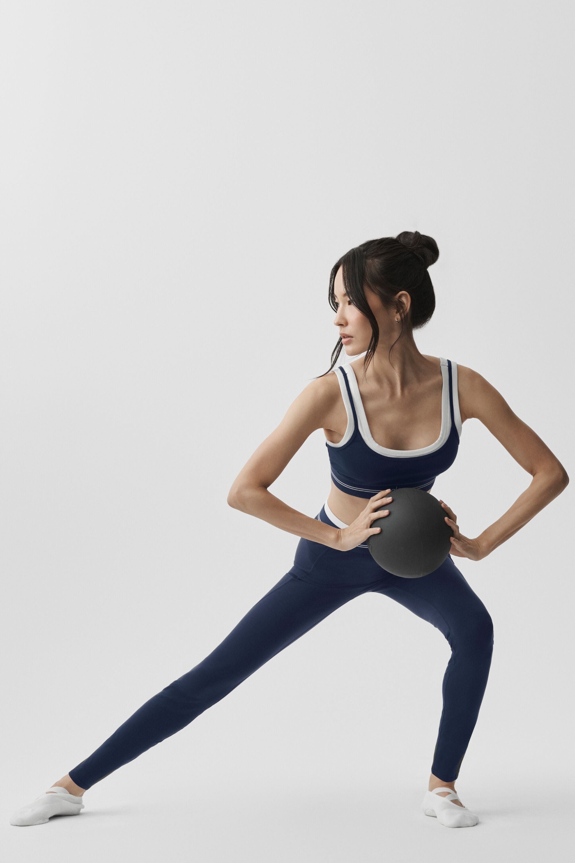 Alo Yoga Airbrush High-Waist 7/8 Better Together Legging - Navy/White