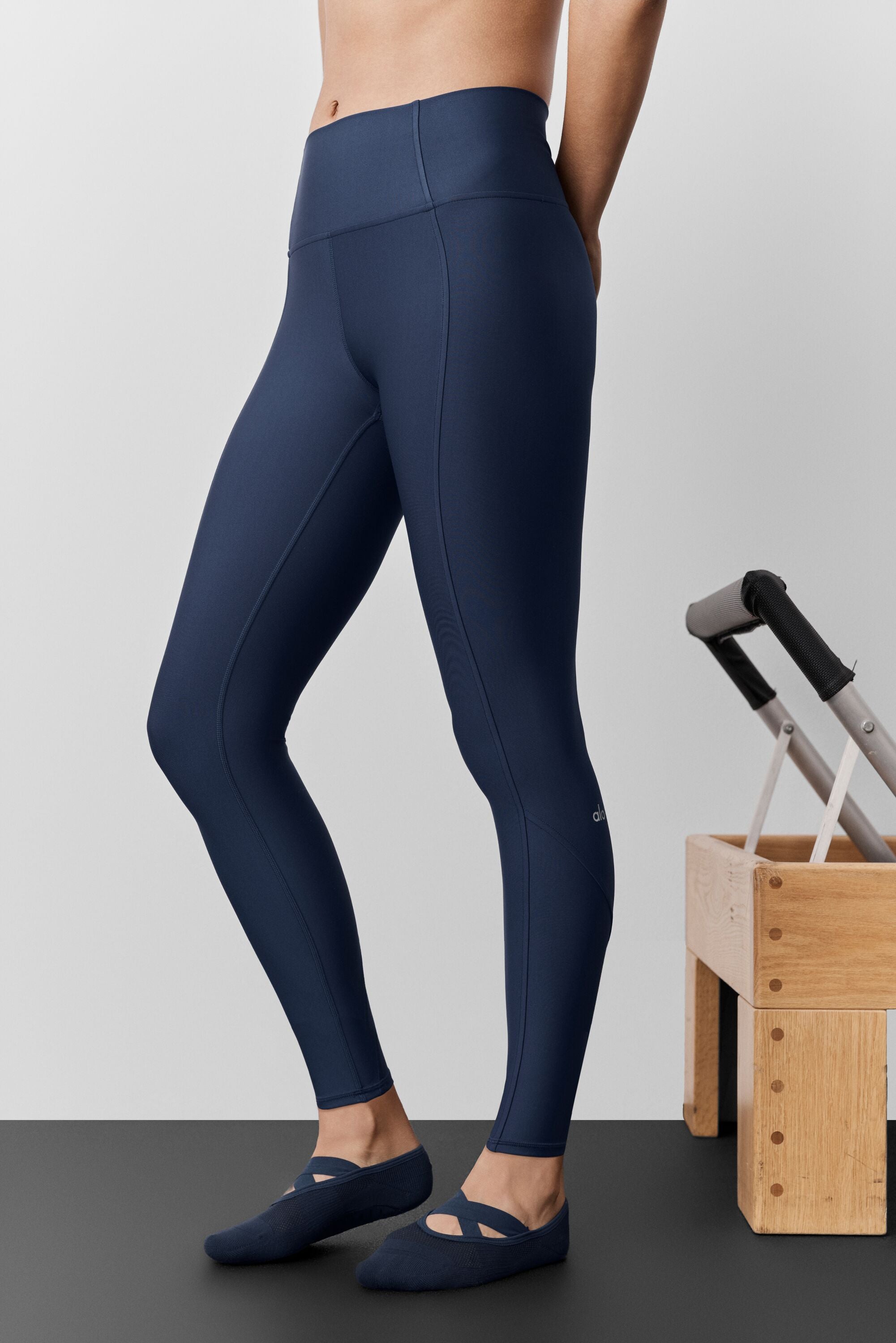 Alo Yoga Airlift High-Waist 7/8 Fine Line Legging - Navy