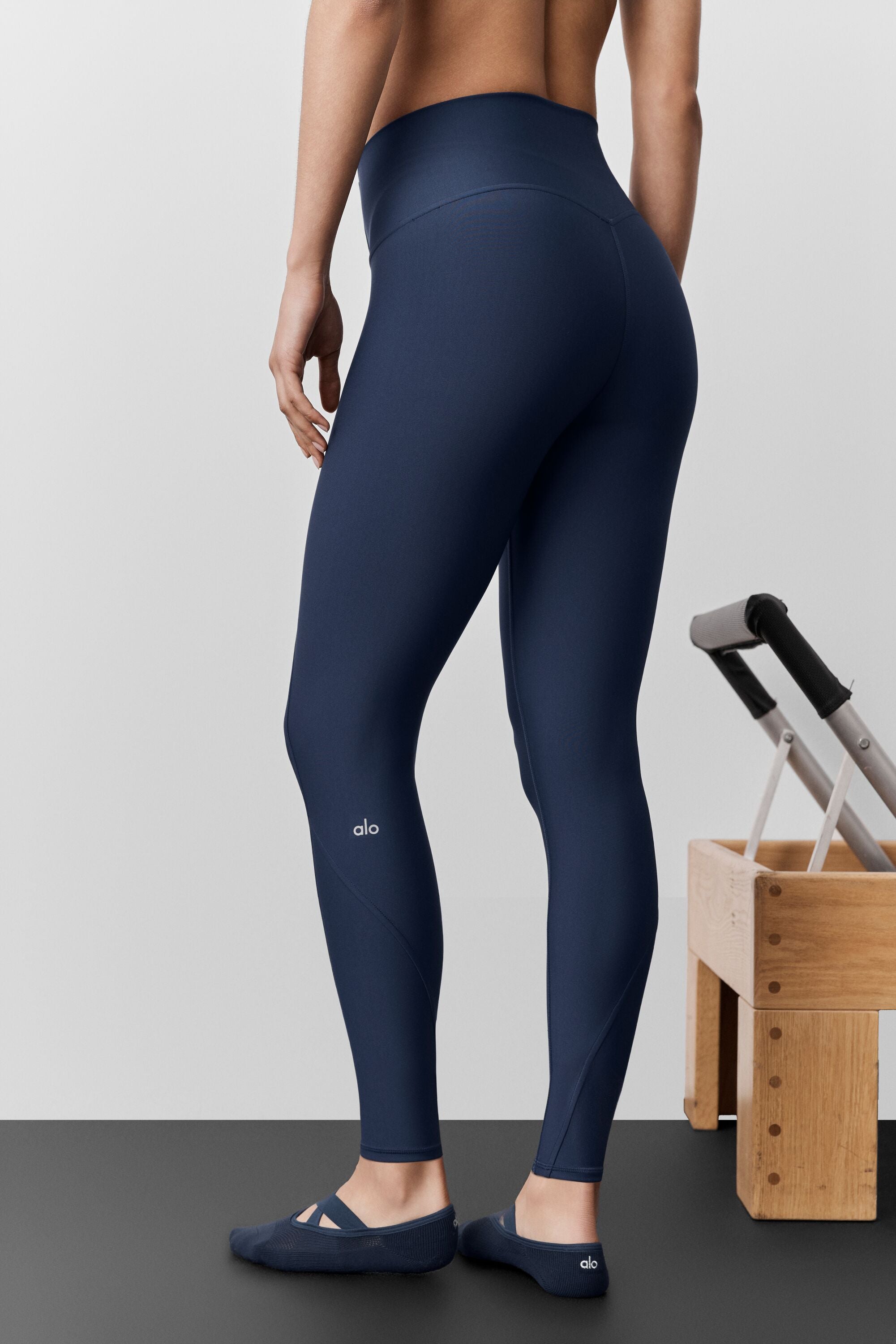 Alo Yoga Airlift High-Waist 7/8 Fine Line Legging - Navy