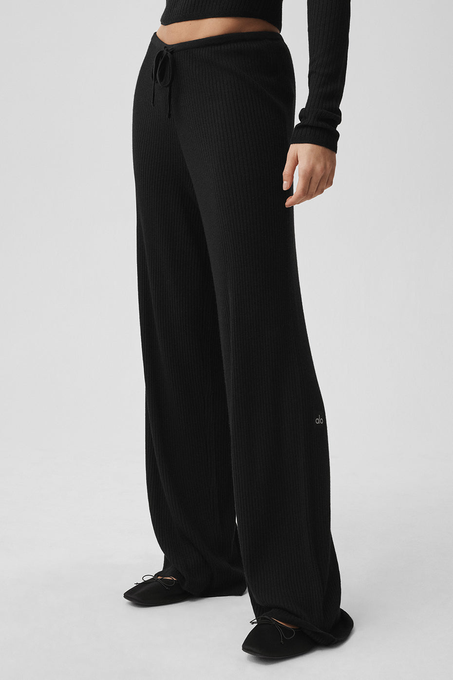 Alo Yoga Sweater Knit Mid-Rise Unwind Wide Leg Pant - Black