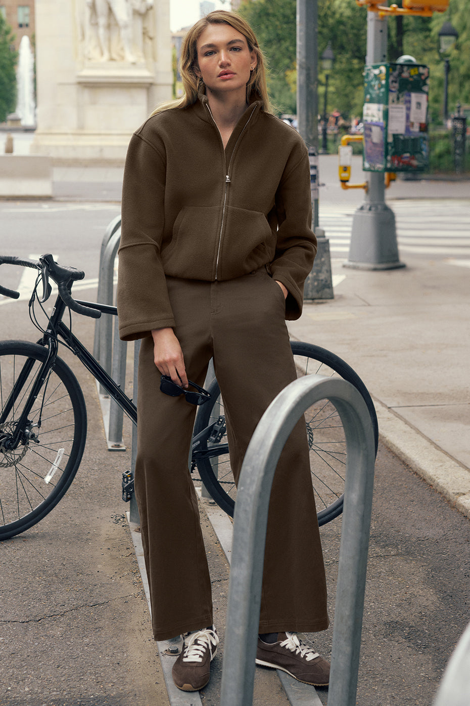 Alo Yoga High Road Straight Leg Pant - Espresso