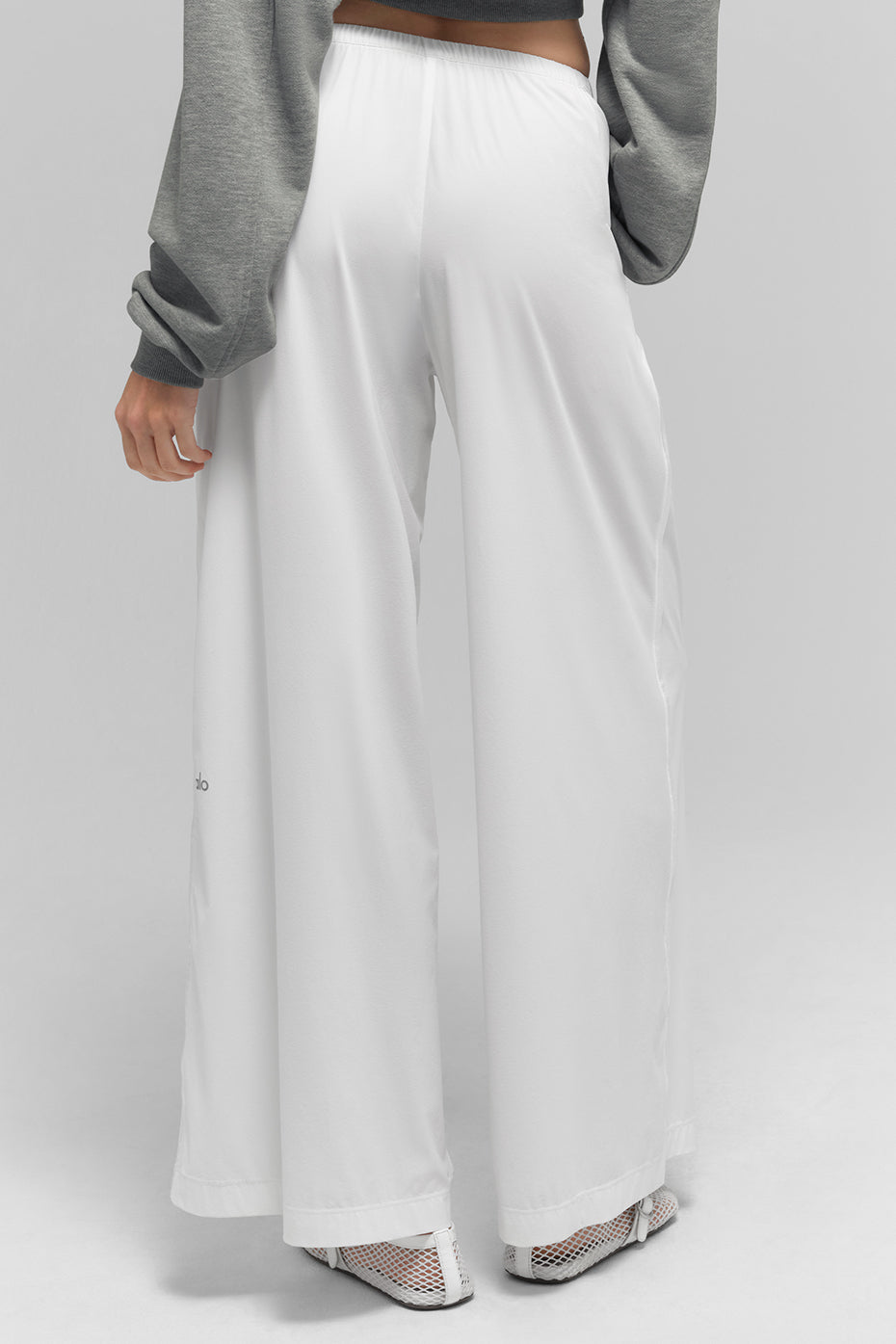 Alo Yoga Breezy Wide Leg Pant (Regular) - White