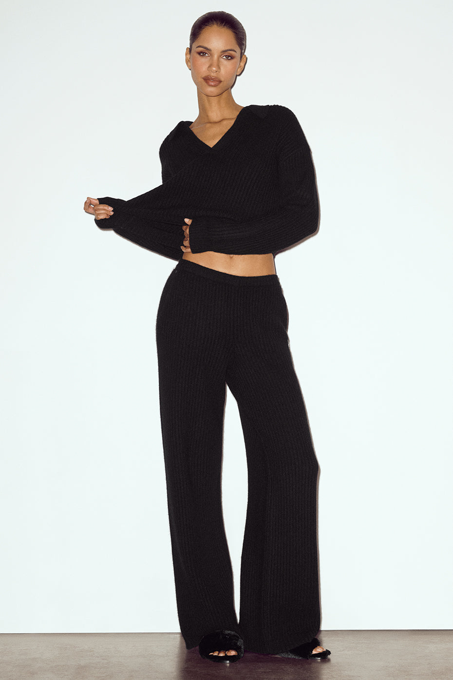 Alo Yoga Cashmere High-Waist Northstar Straight Leg Pant - Black
