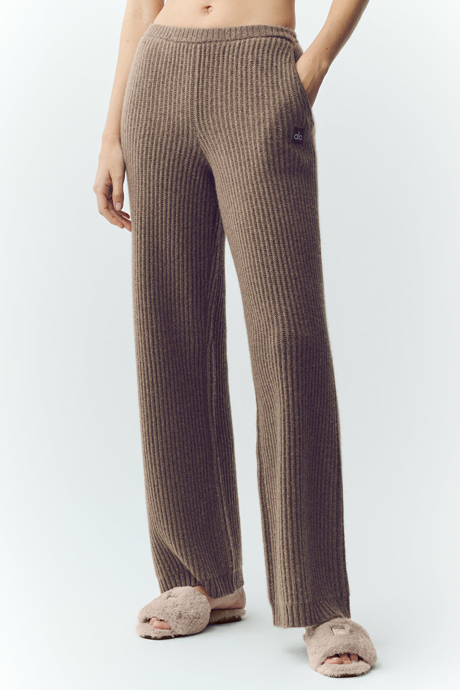 Alo Yoga Cashmere High-Waist Northstar Straight Leg Pant - Alpine Cocoa Heather