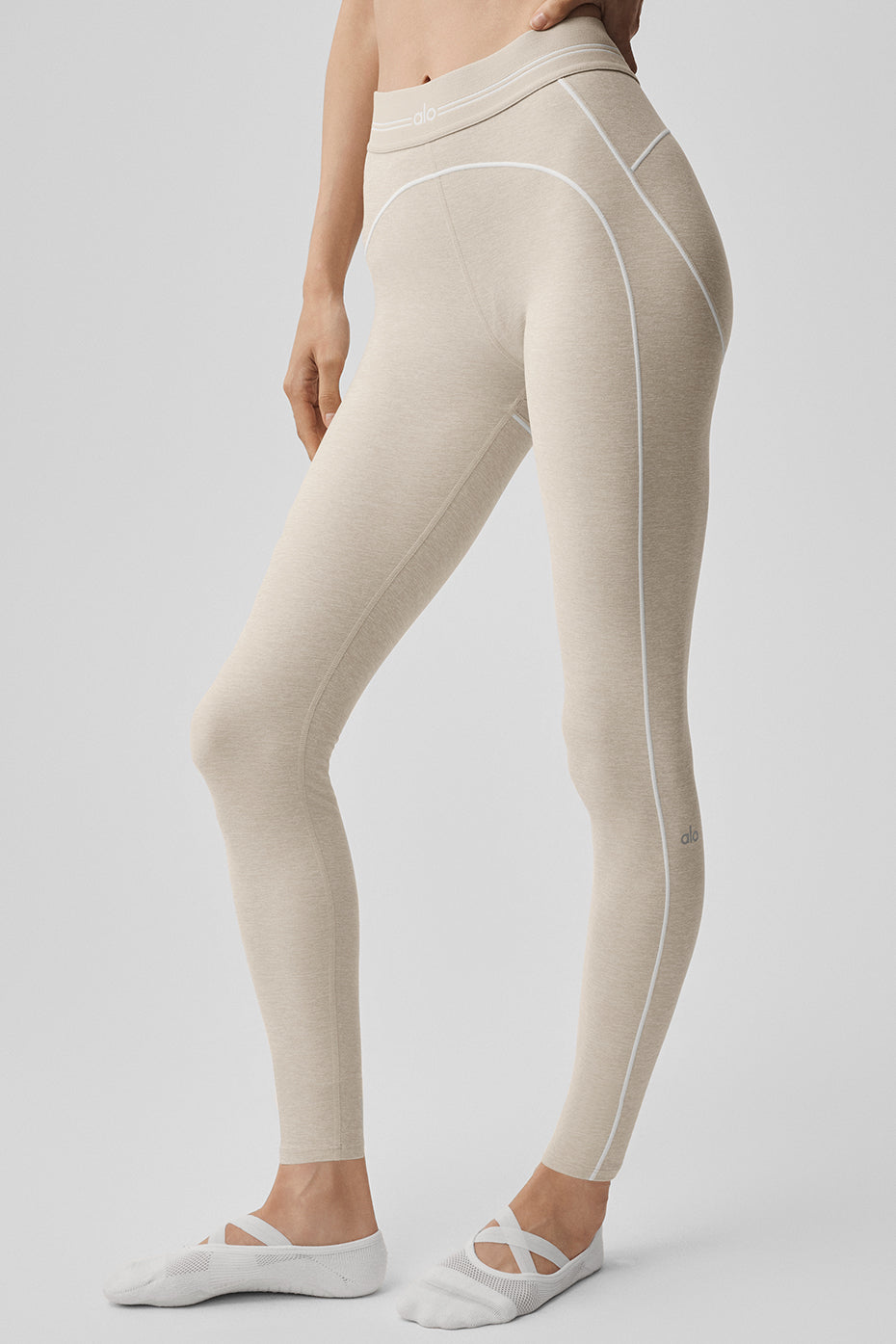 Alo Yoga 7/8 High-Waist Alosoft Heart Throb Legging - Oatmeal Heather/White
