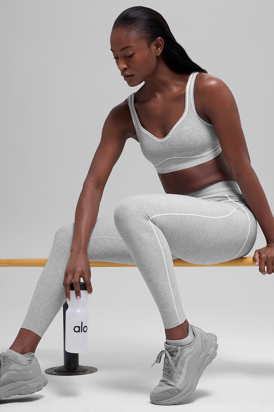 Alo Yoga 7/8 High-Waist Alosoft Heart Throb Legging - Athletic Heather Grey/White