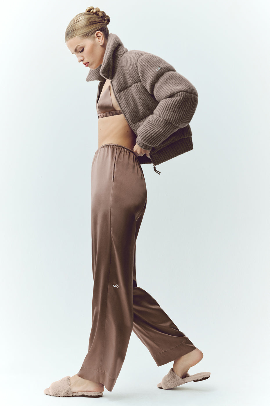 Alo Yoga Silk Luminous Pant (Regular) - Alpine Cocoa