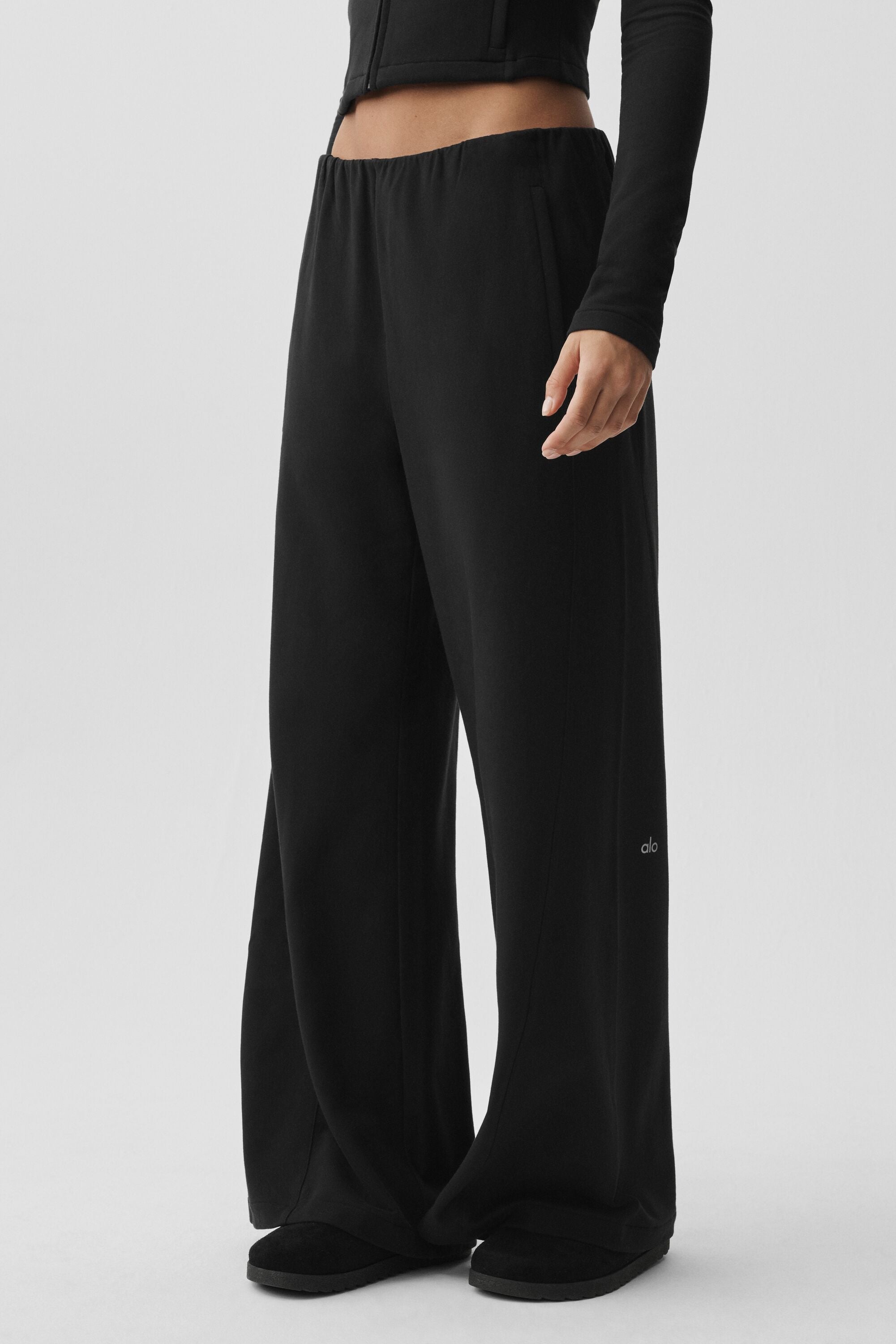 Alo Yoga Sway Mid-Rise On The Go Pant - Black