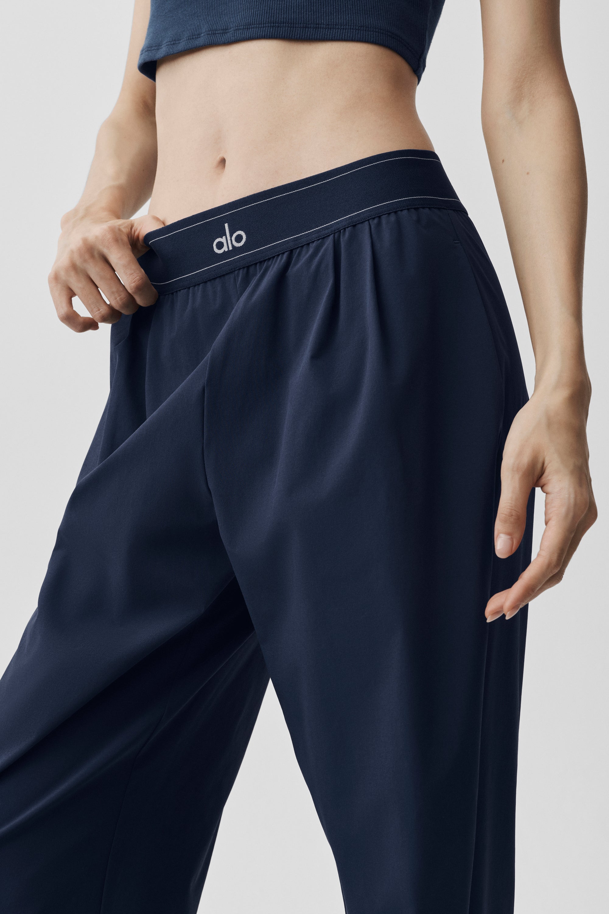Alo Yoga Suit Up Trouser (Short) - Navy