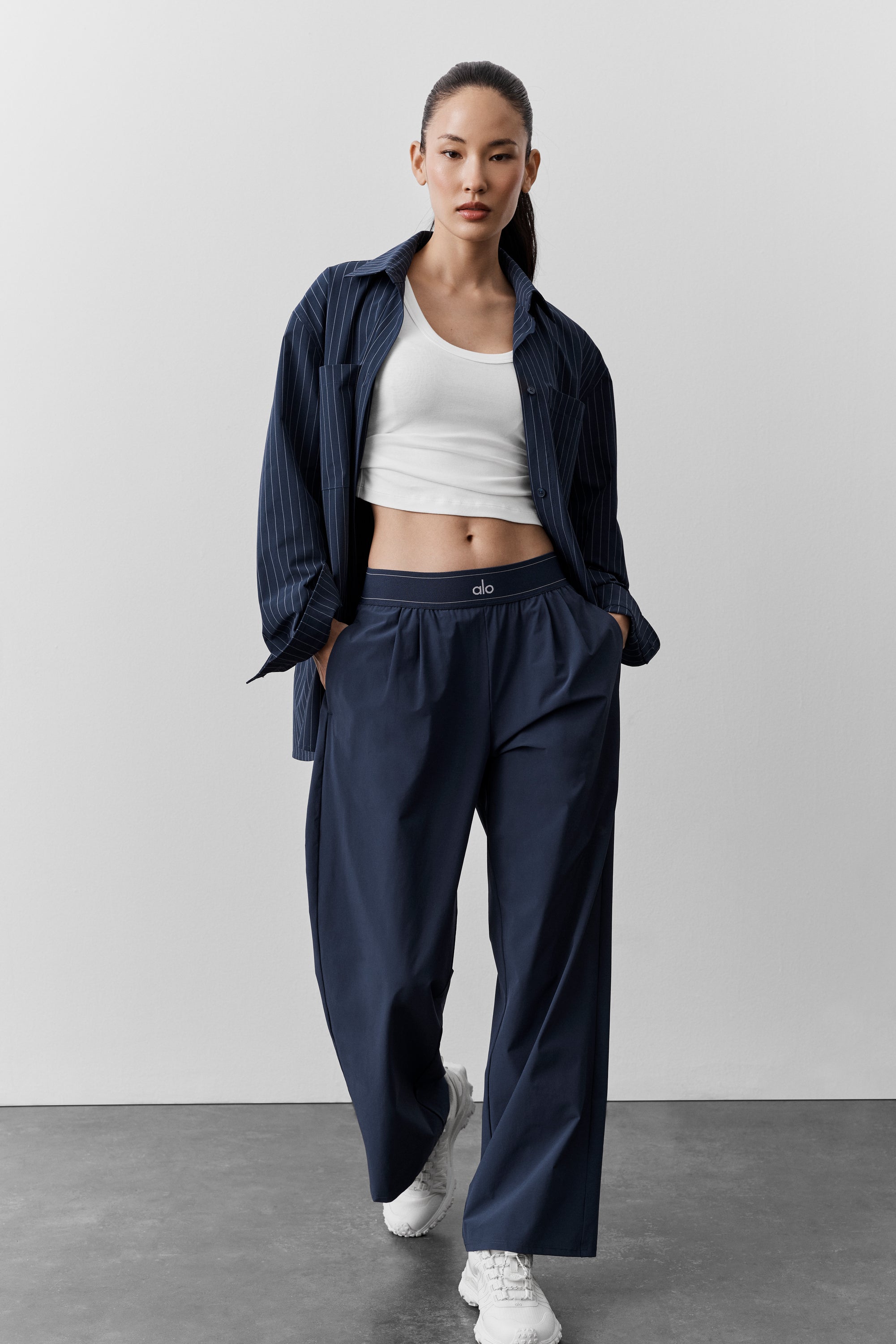 Alo Yoga Suit Up Trouser (Short) - Navy