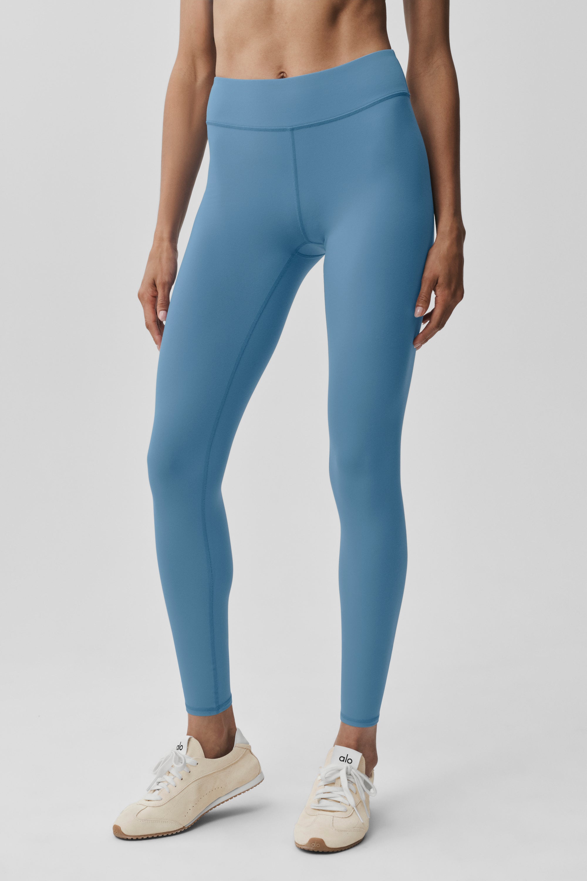 Alo Yoga Airbrush Mid-Rise 7/8 Legging - California Blue
