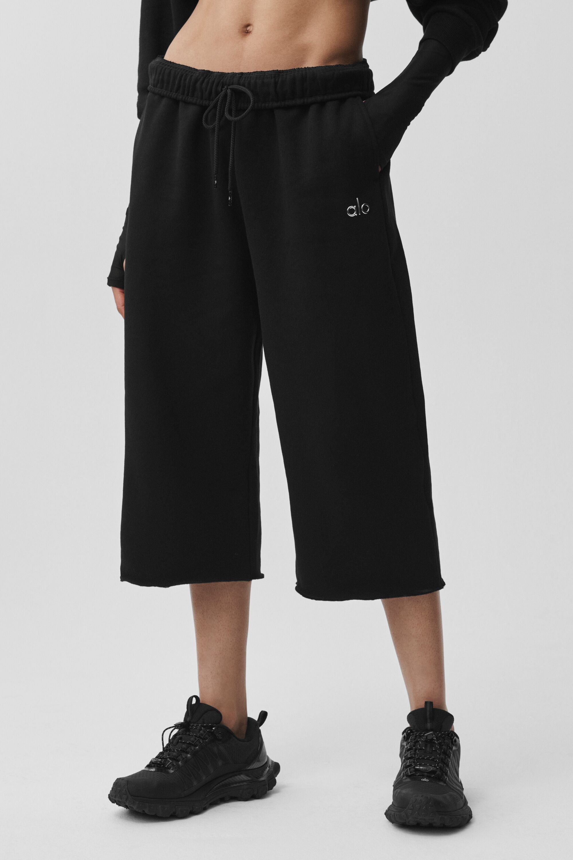 Alo Yoga Accolade Cutoff Sweatpant - Black
