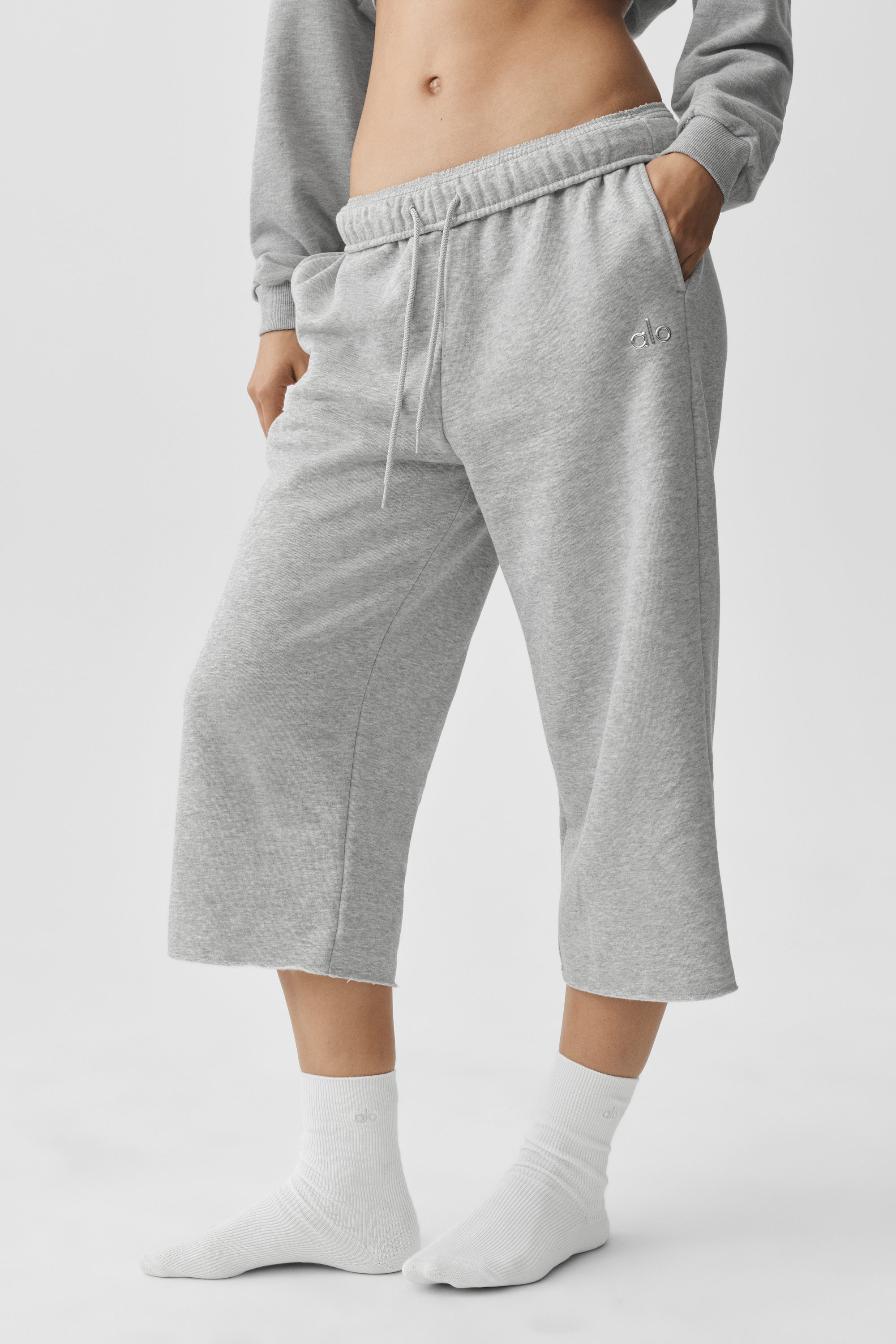 Alo Yoga Accolade Cutoff Sweatpant - Athletic Heather Grey