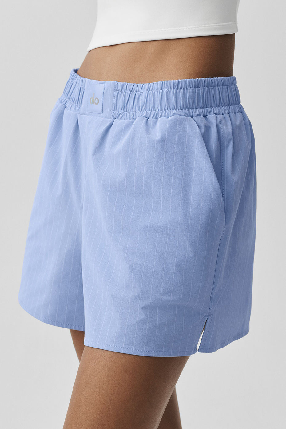 Alo Yoga Pinstripe Daylight Boxer Short - Light Provence Blue/White