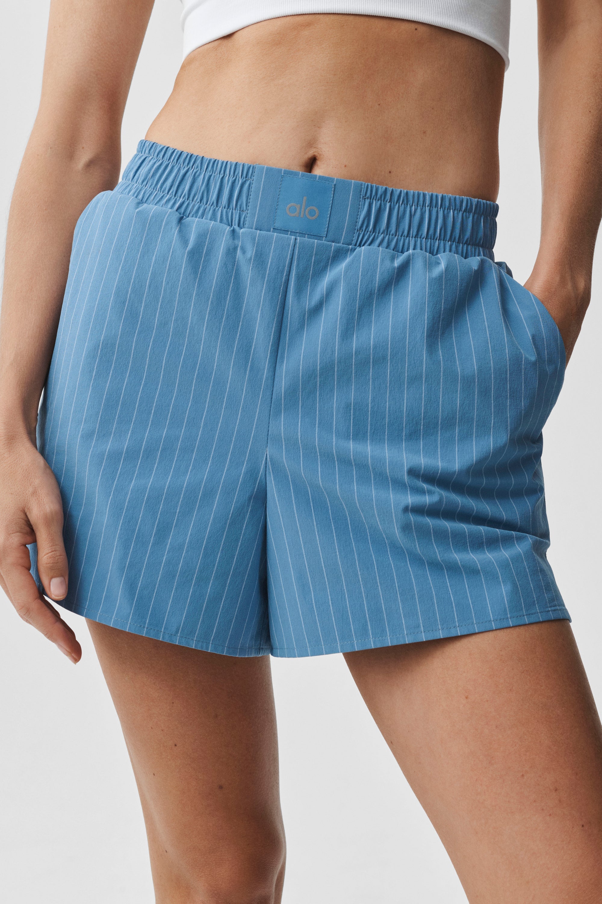 Alo Yoga Pinstripe Daylight Boxer Short - California Blue/White
