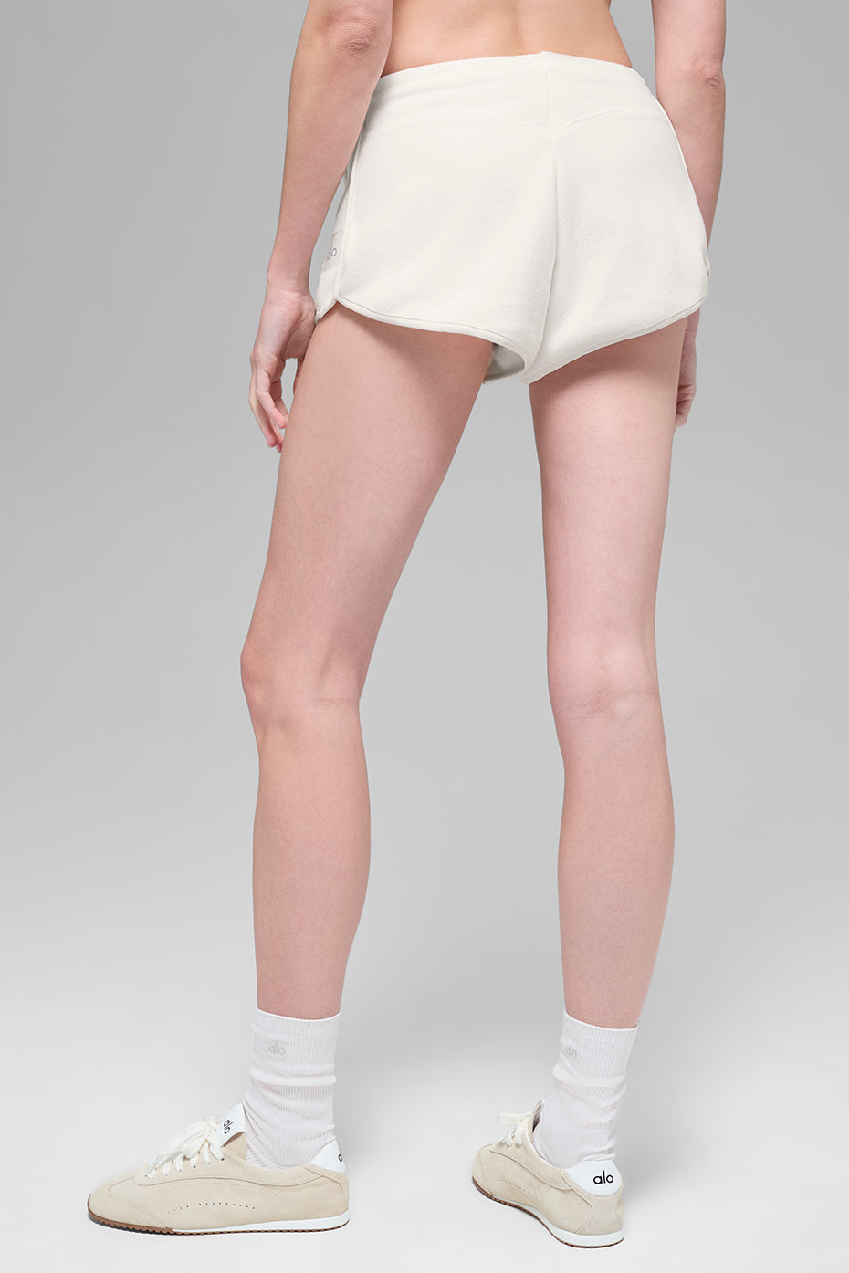 Alo Yoga Polar Fleece Retreat Short - Ivory