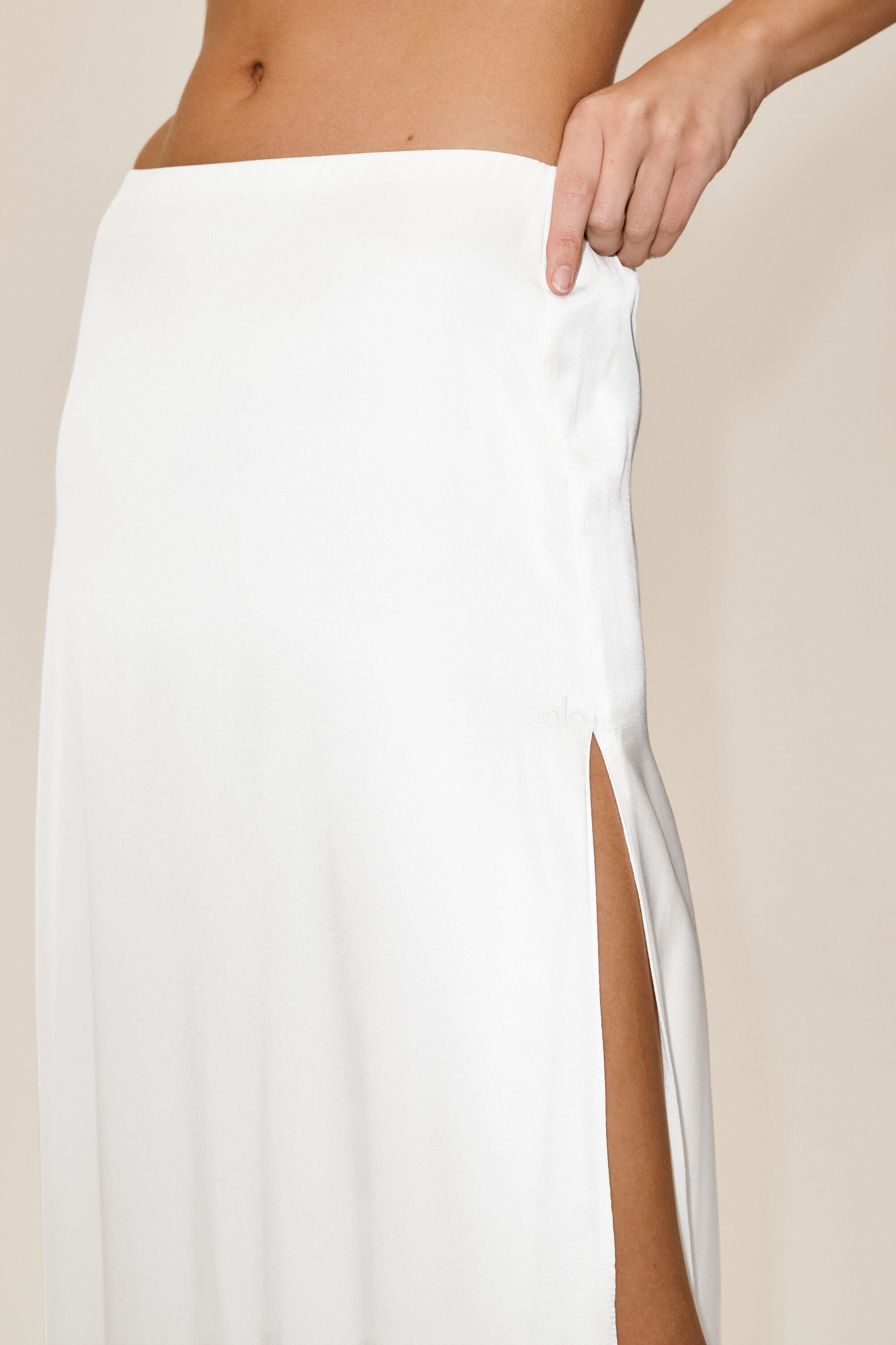 Alo Yoga Silk Blend Low-Rise Radiance Long Skirt - White