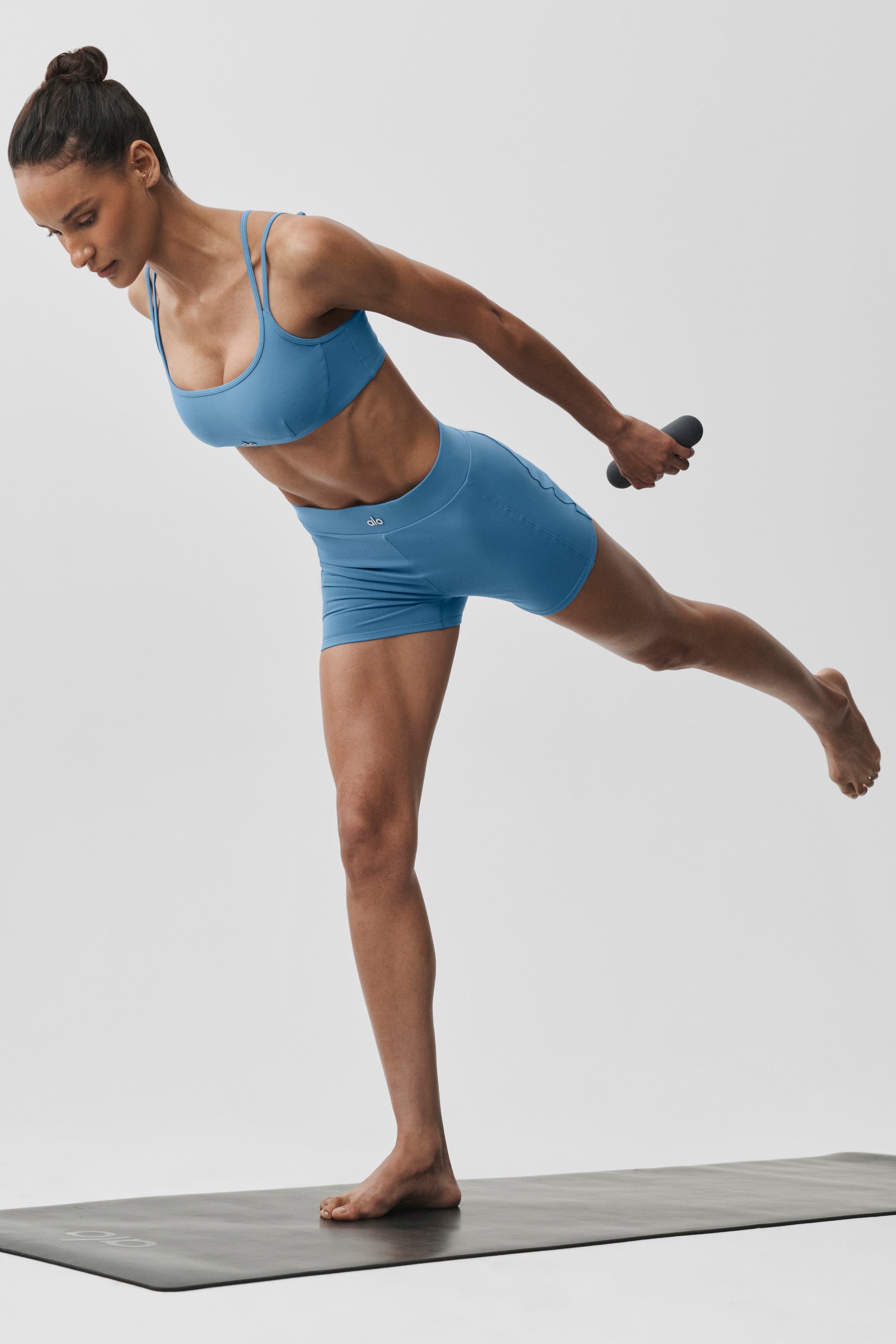 Alo Yoga 3" Airbrush High-Waist Aura Short - California Blue