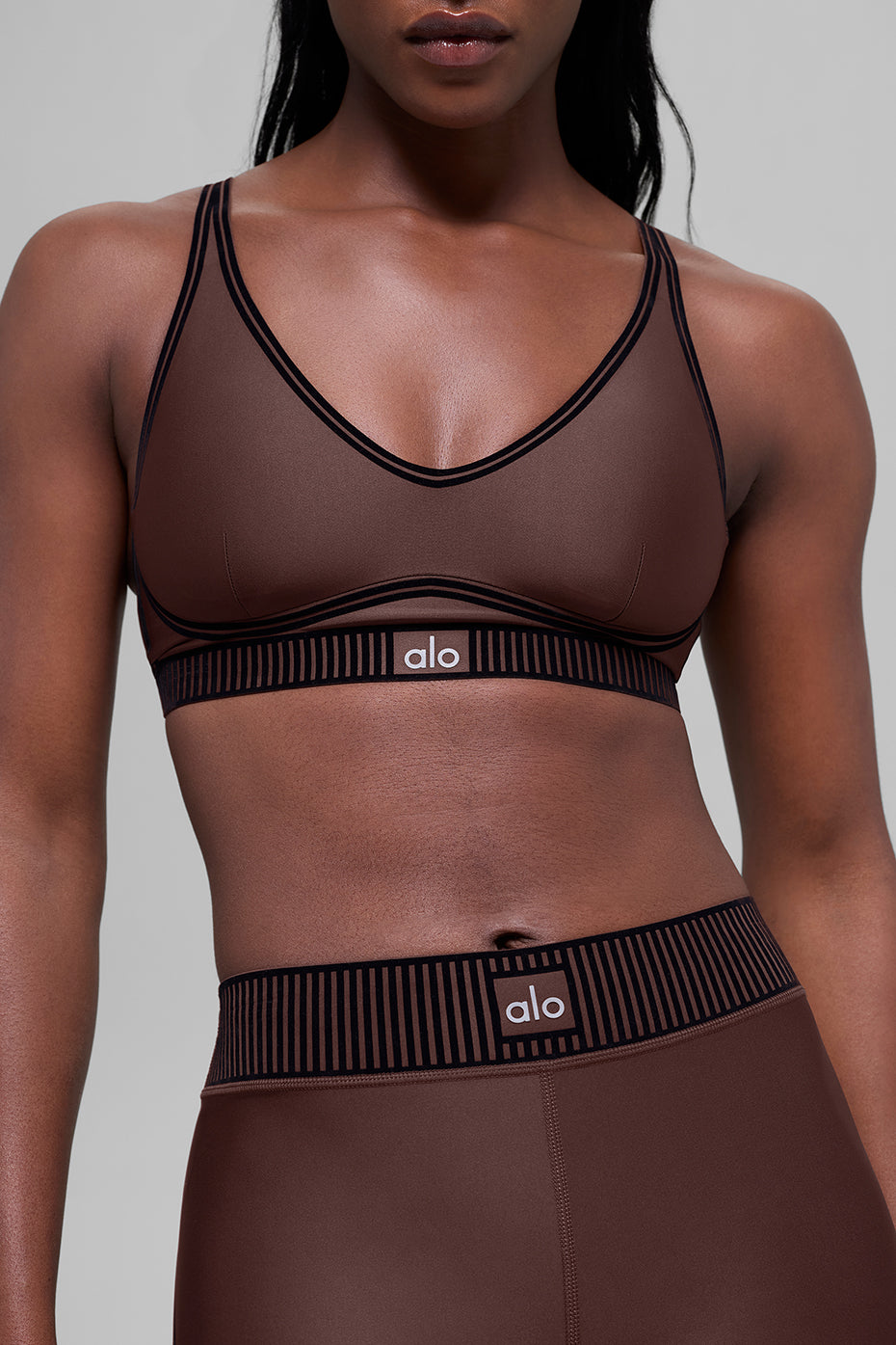 Alo Yoga Airlift Line Up Bra - Brownstone