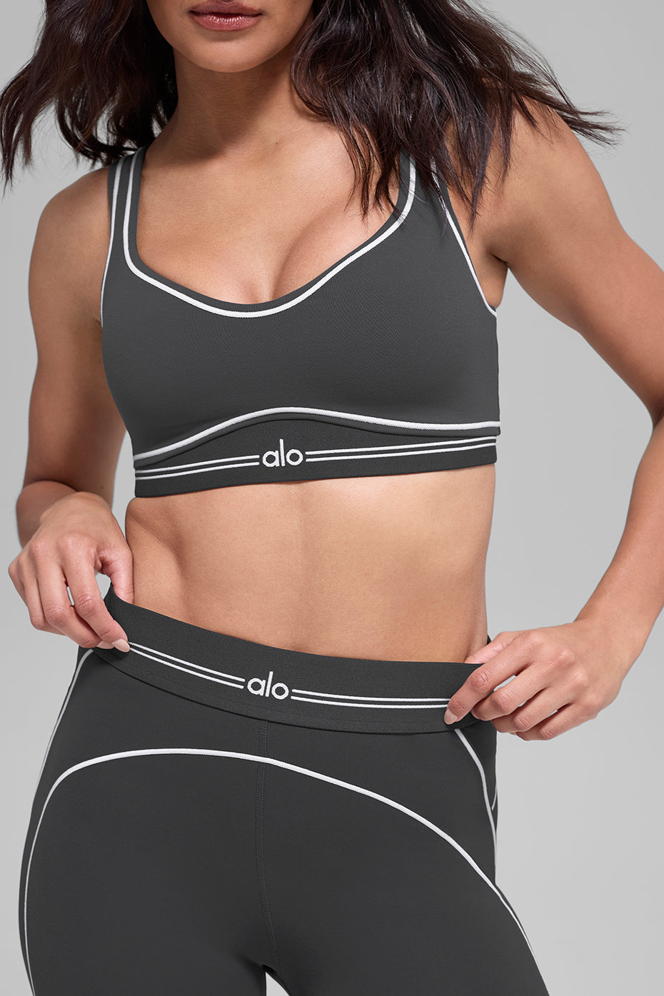 Alo Yoga Airbrush Heart Throb Bra - Anthracite/White