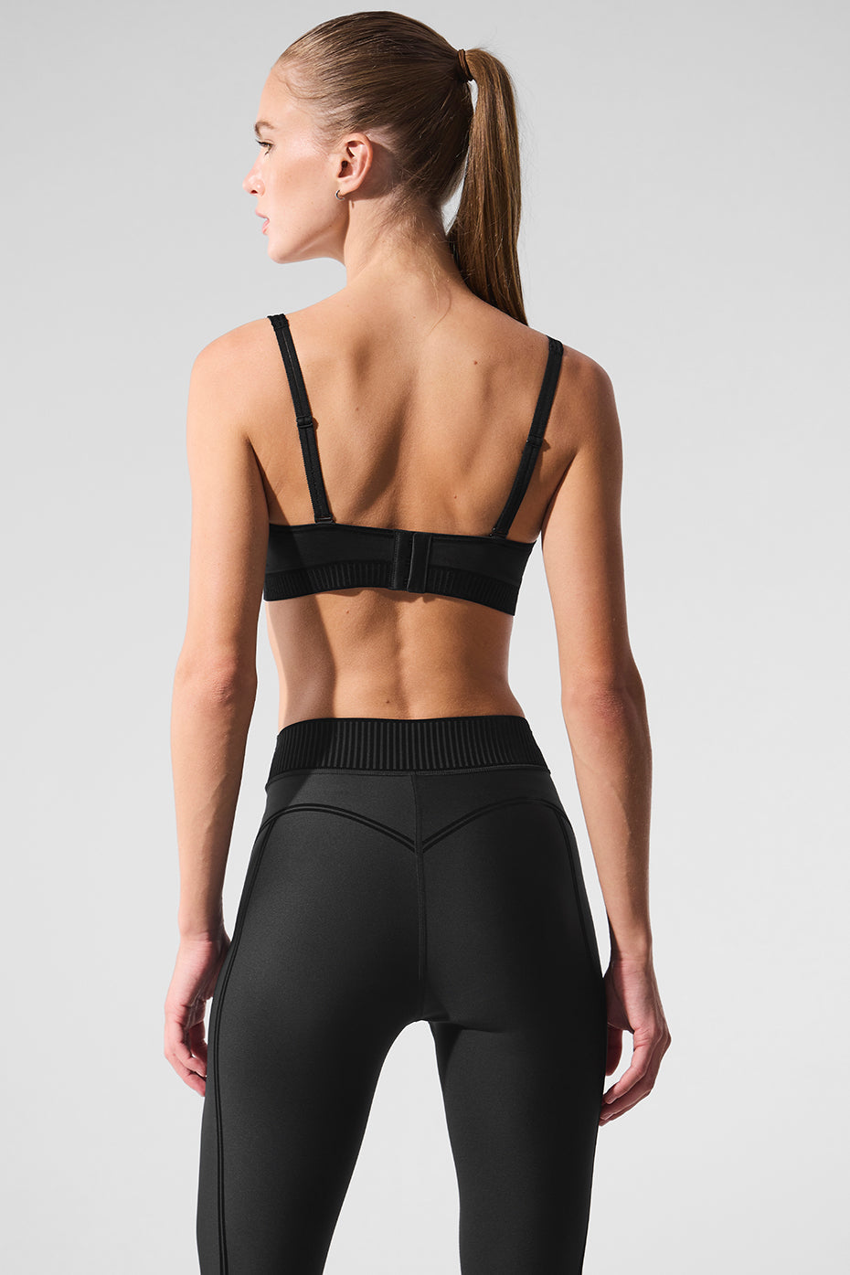 Alo Yoga Airlift Line Up Bra - Black