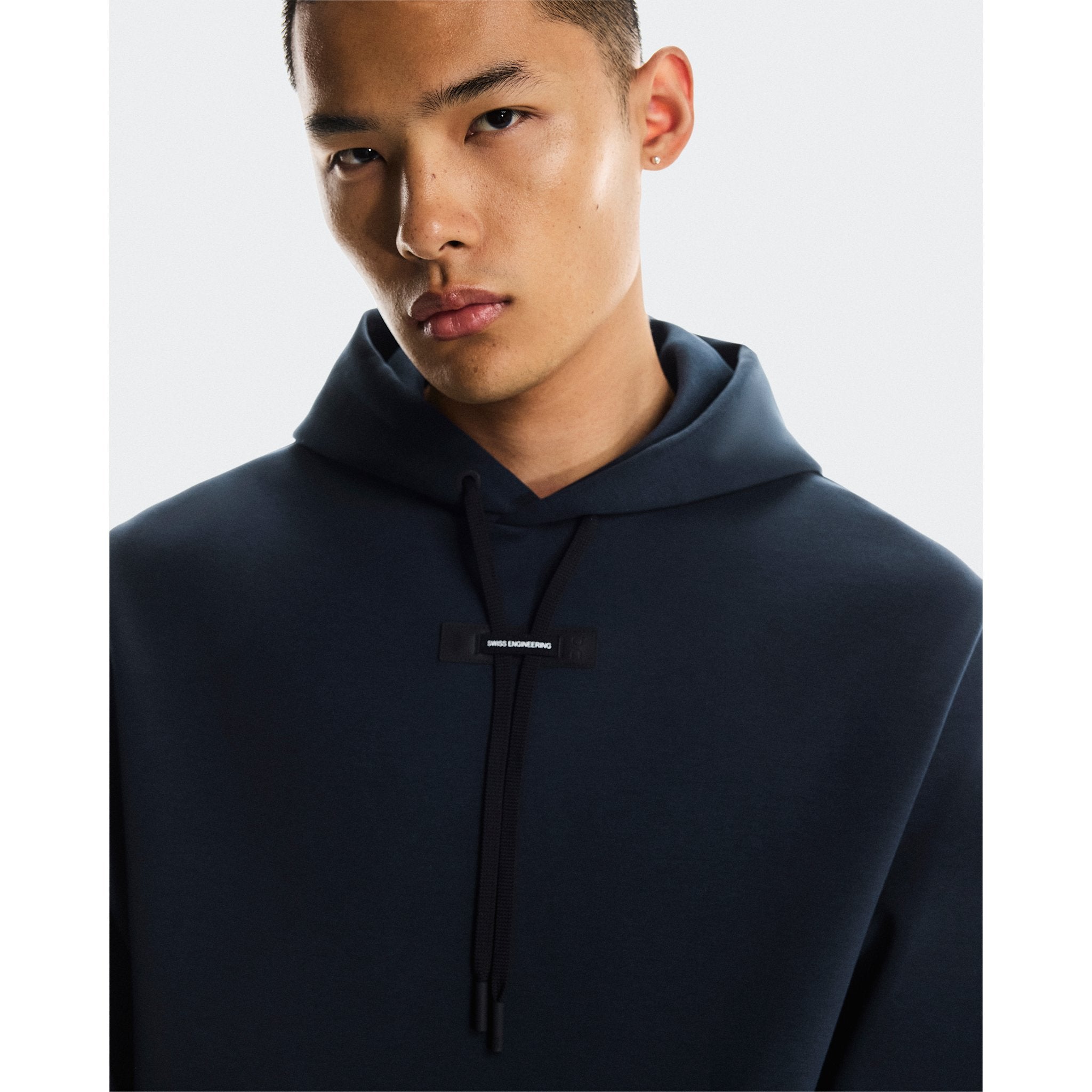 On Focus Tech Hoodie Navy