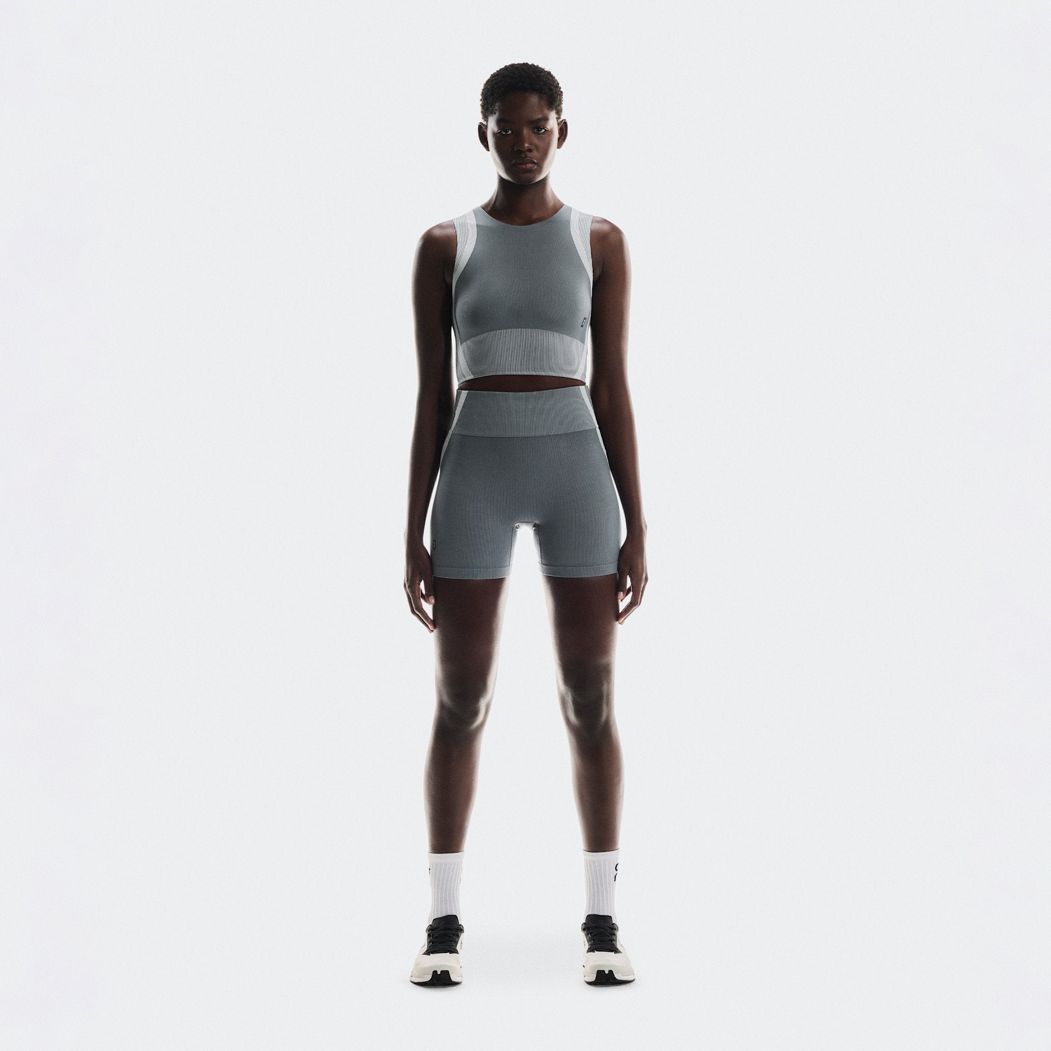 On Studio Knit Shorts Rock | Glacier