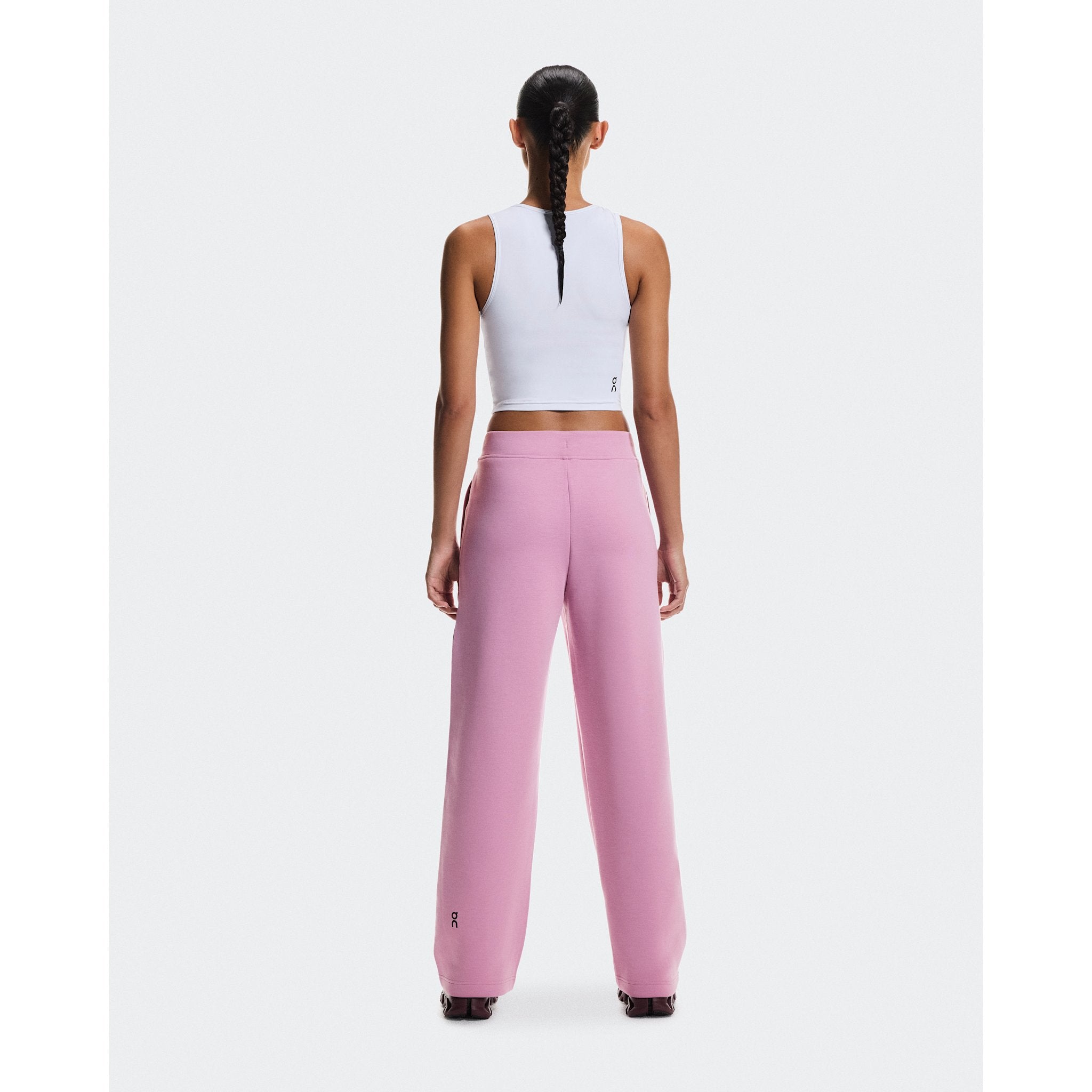 On Focus Tech Sweatpants Sakura