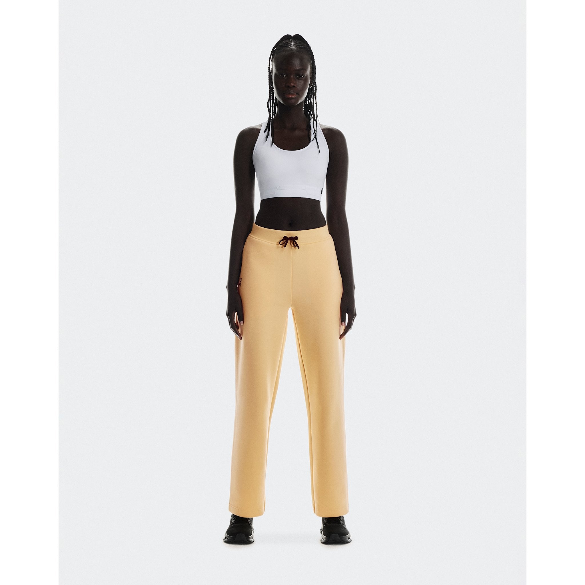 On Focus Tech Sweatpants Nectar