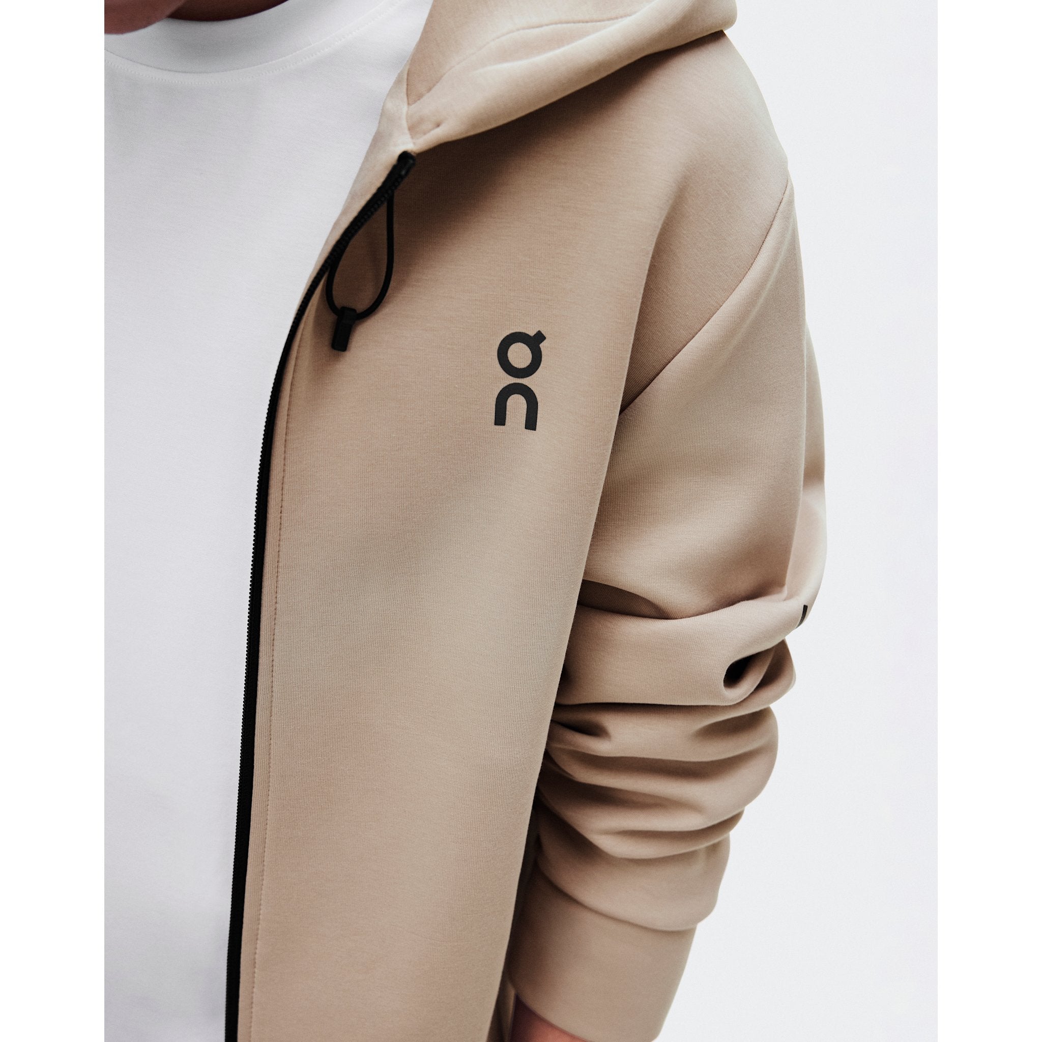 On Focus Tech Zip Hoodie Desert