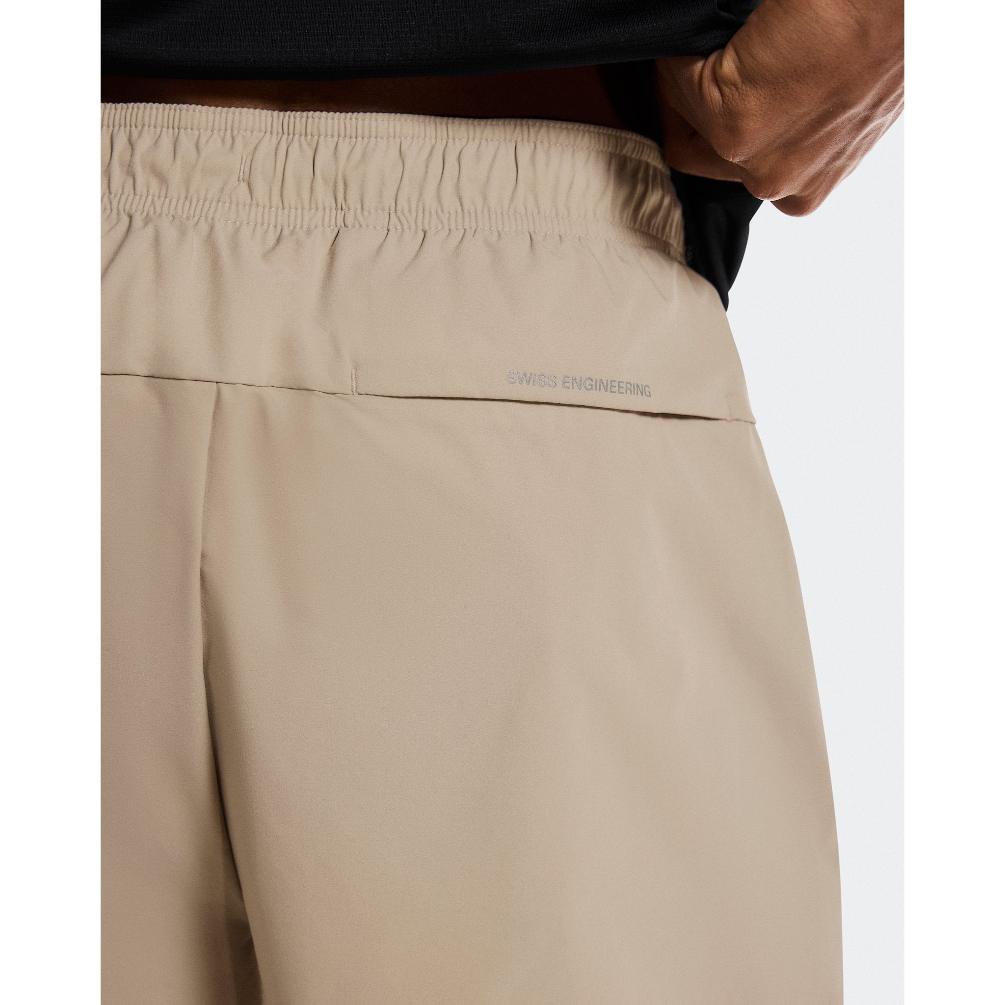 On 5" Core Shorts Desert