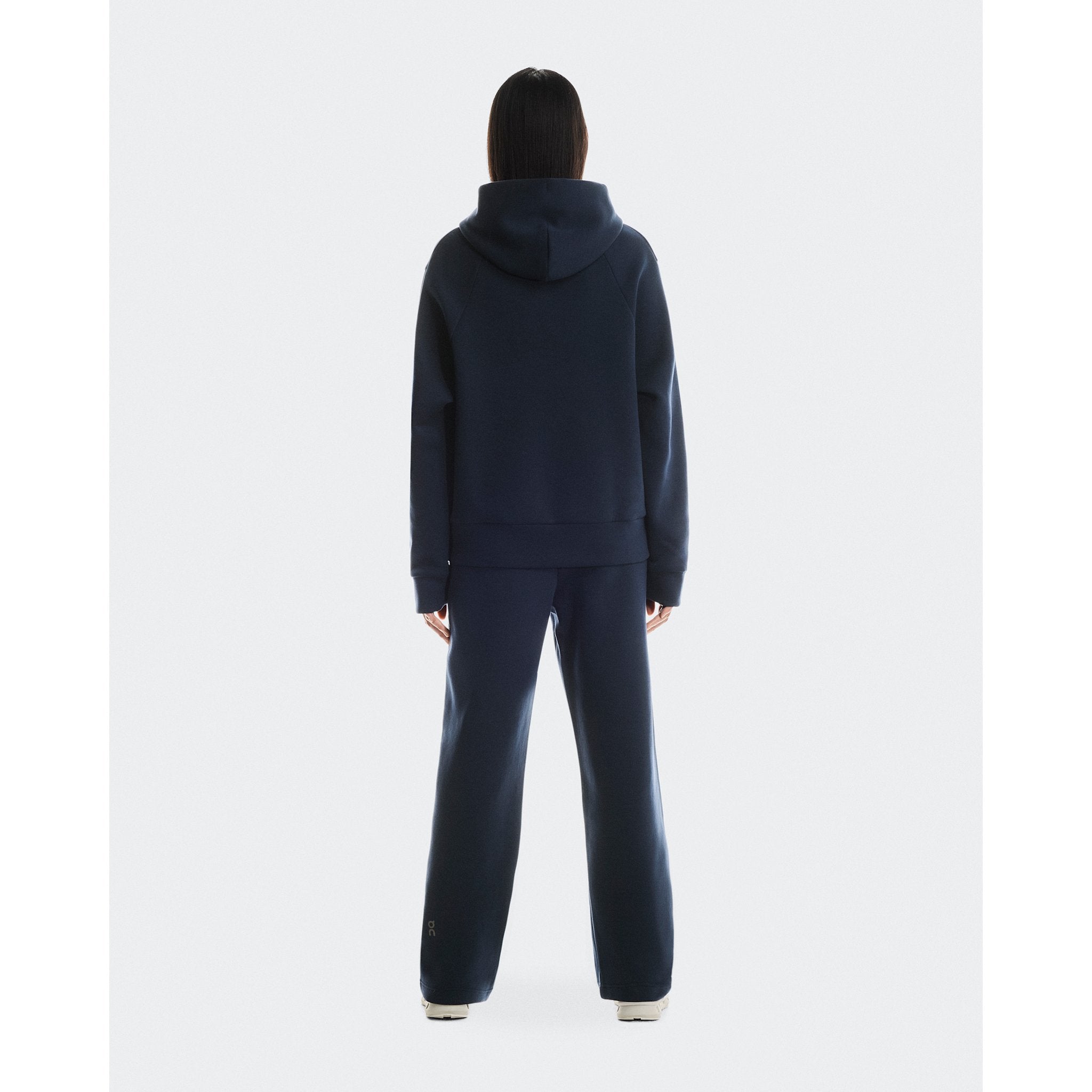 On Focus Tech Sweatpants Navy